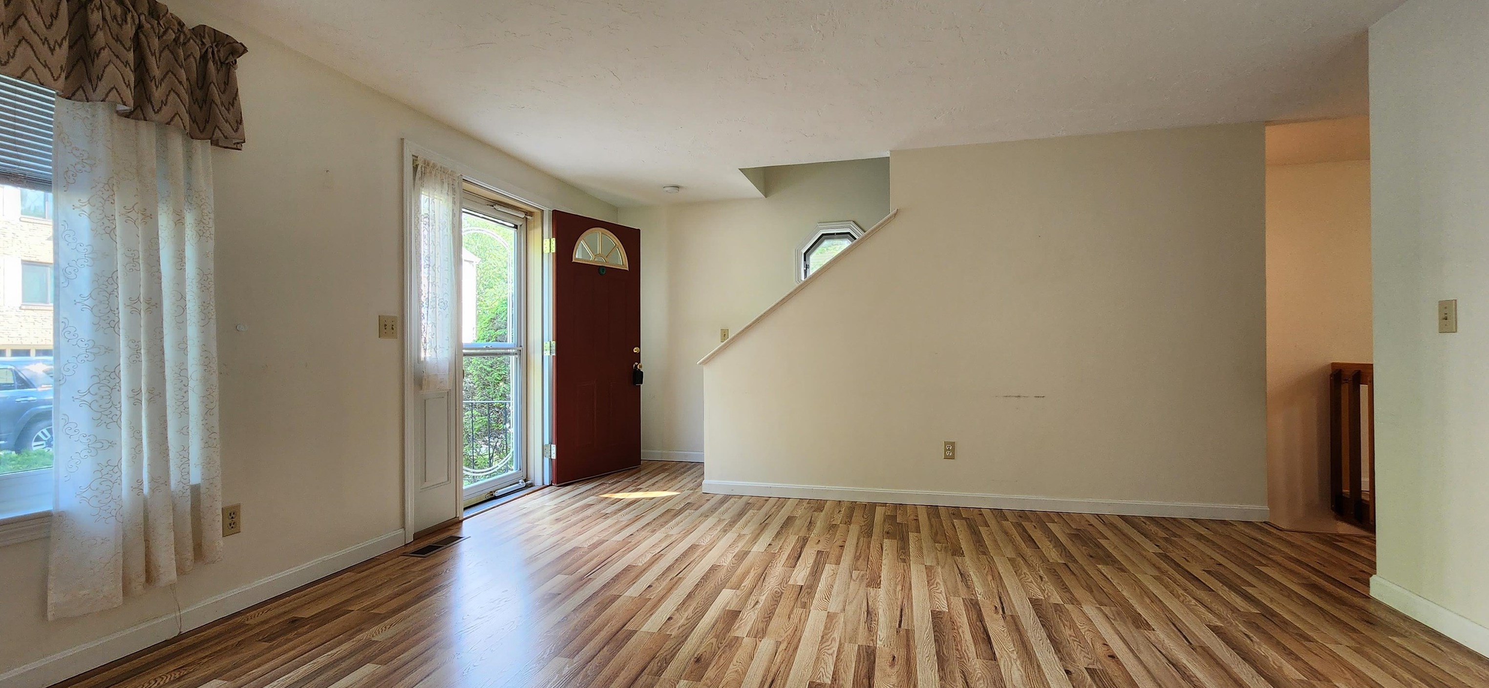 18 Joston Dr, Merrimack NH 03054-7001 exterior