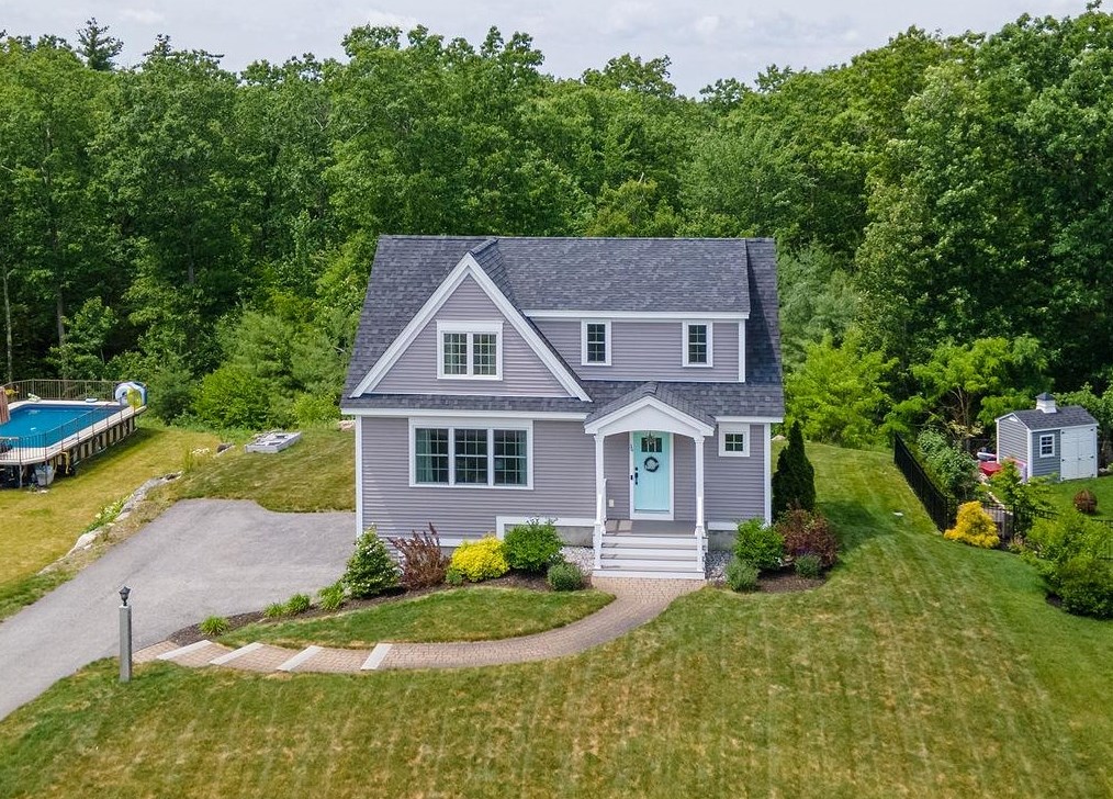 36 Calla Rd, Londonderry, NH 03053