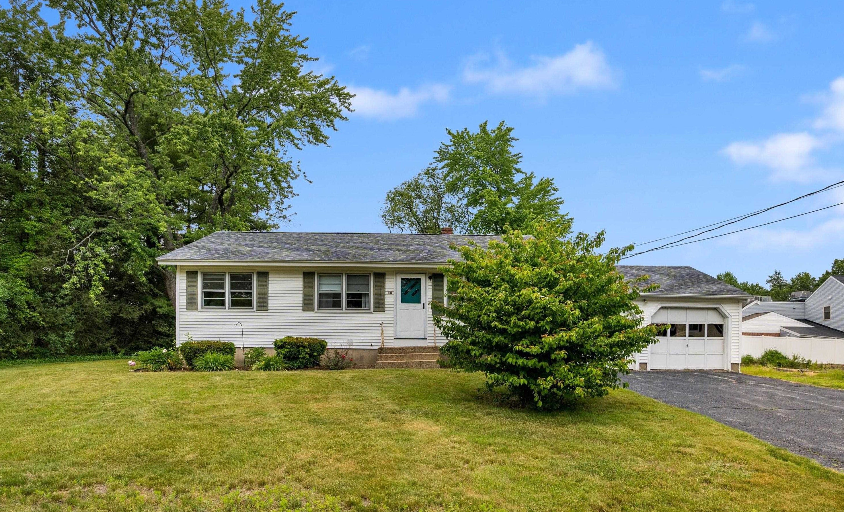 10 Park Dr, Manchester, NH 03110