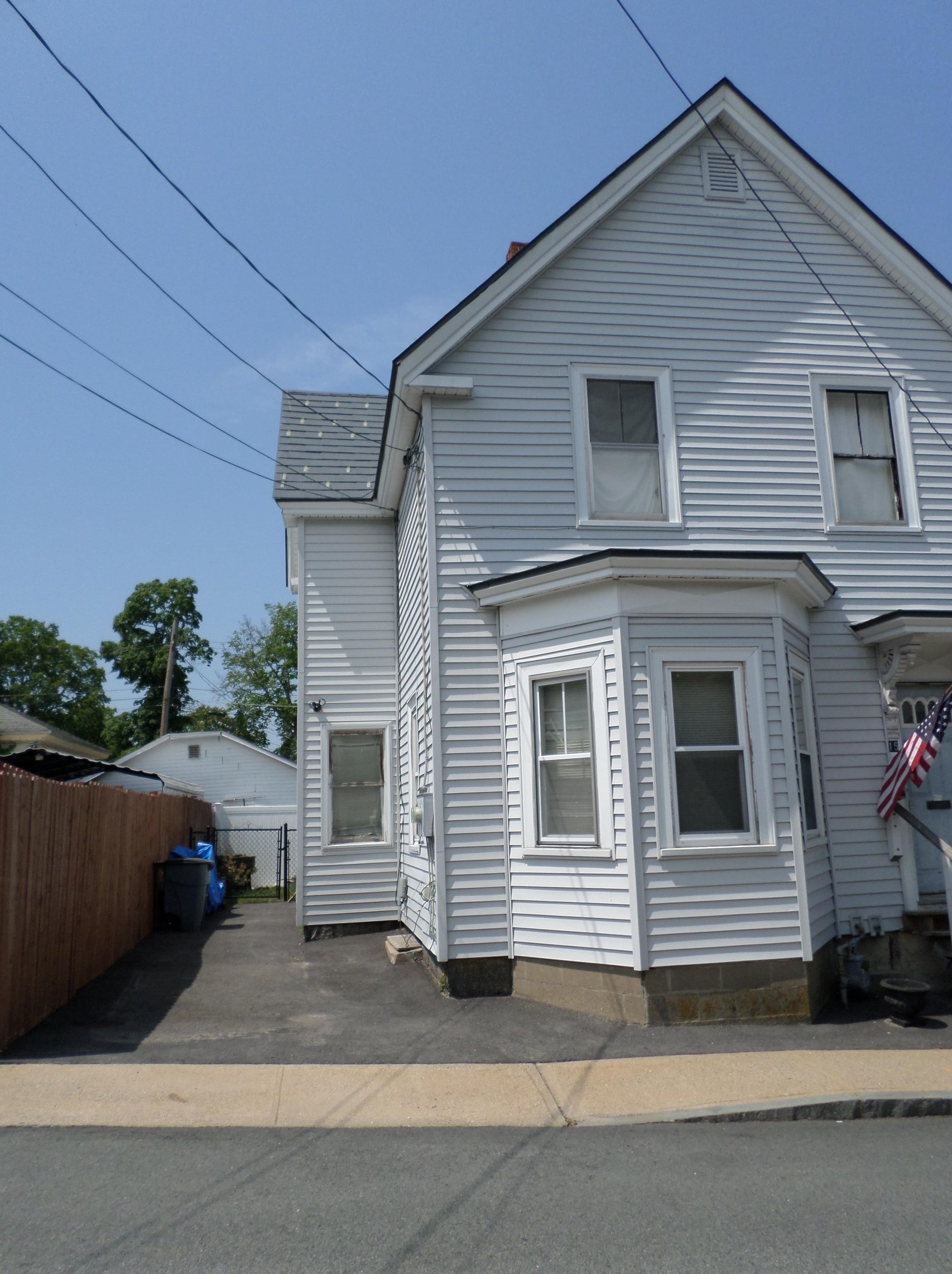 15 Pierce St, Nashua, NH 03060