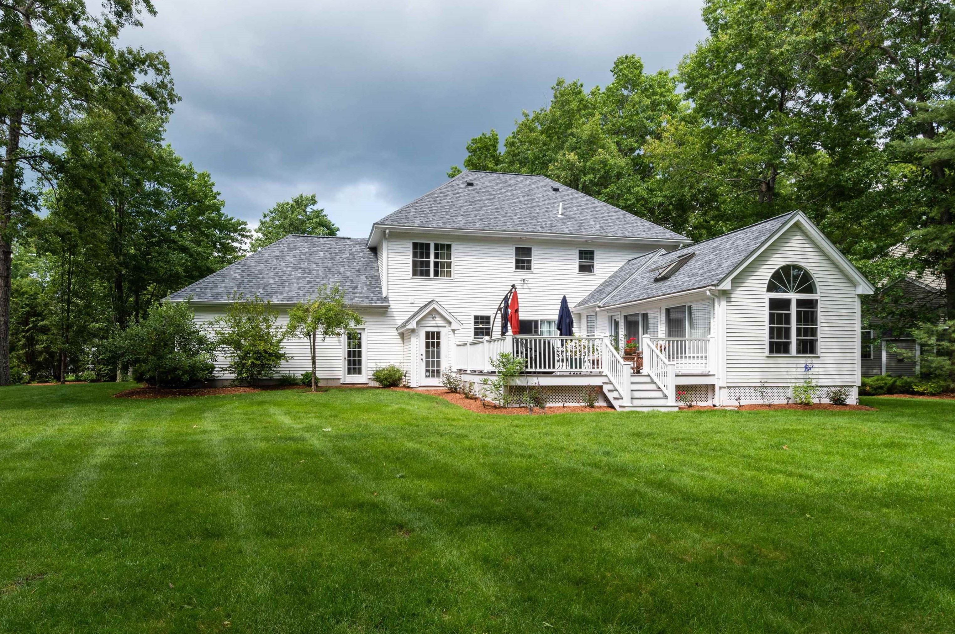 18 Rhodora Dr, Amherst, NH 03031