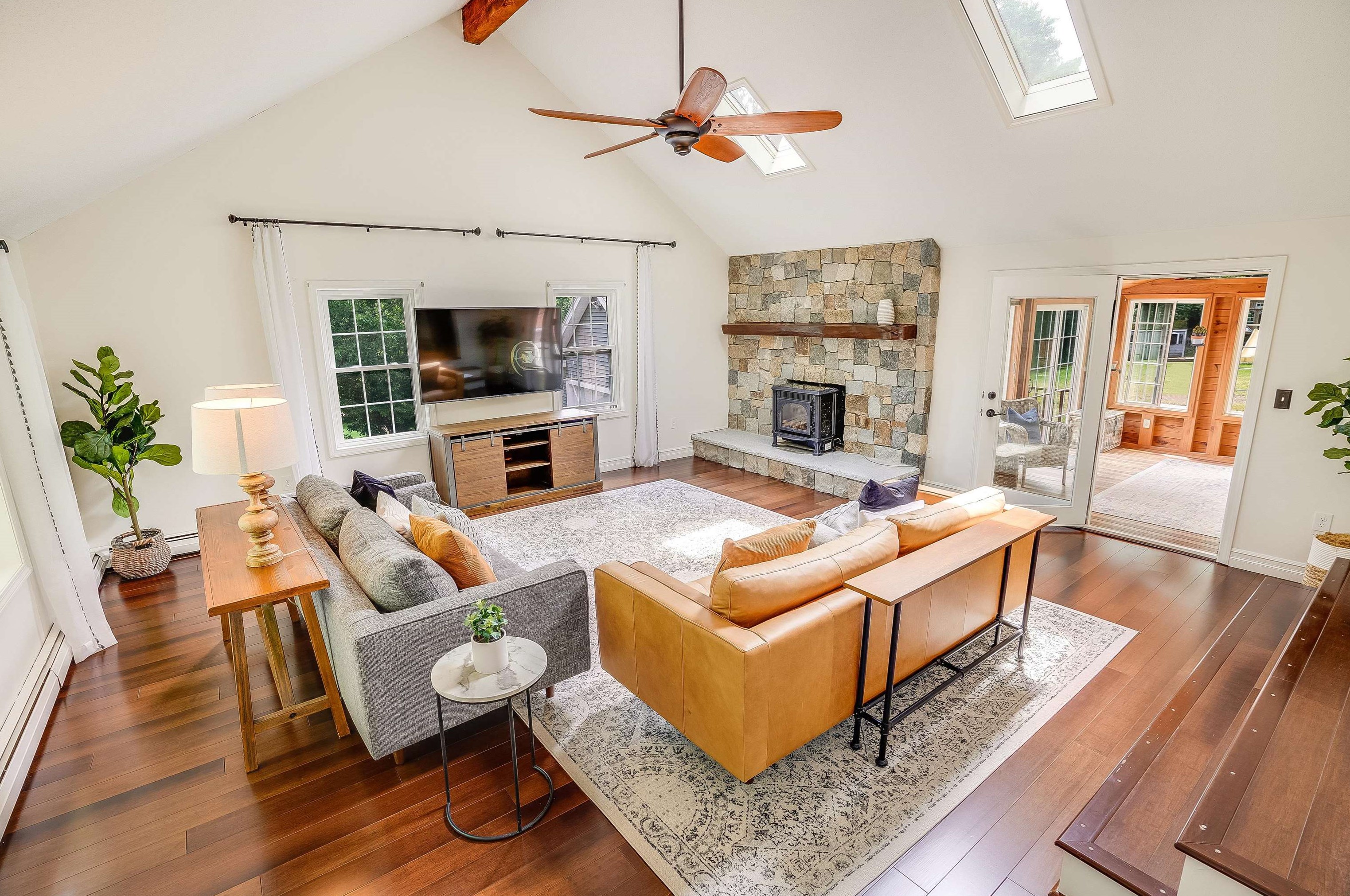 10 Park Ave, Londonderry, NH 03053