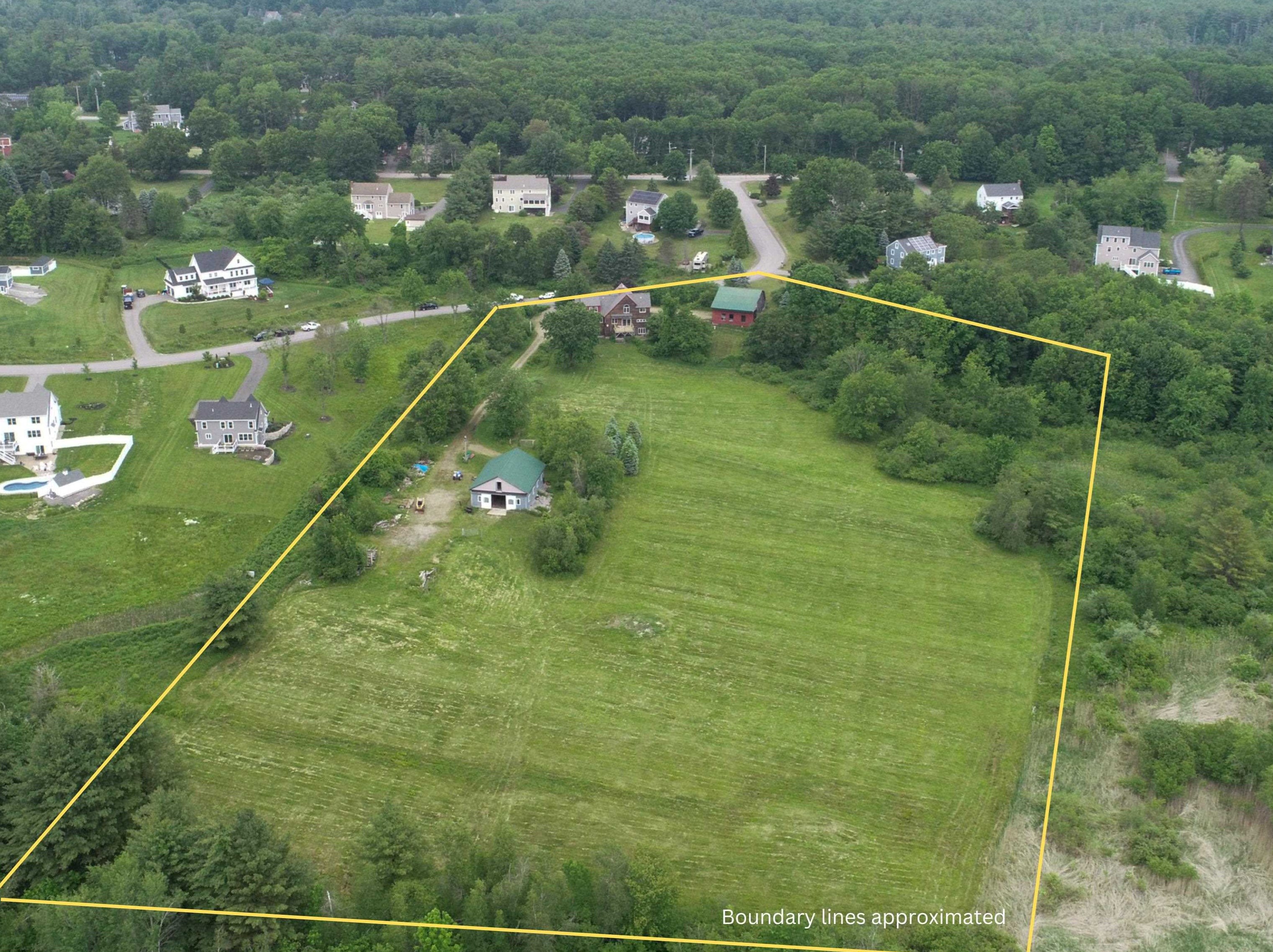 5 Hillcrest Dr, Stratham, NH 03885