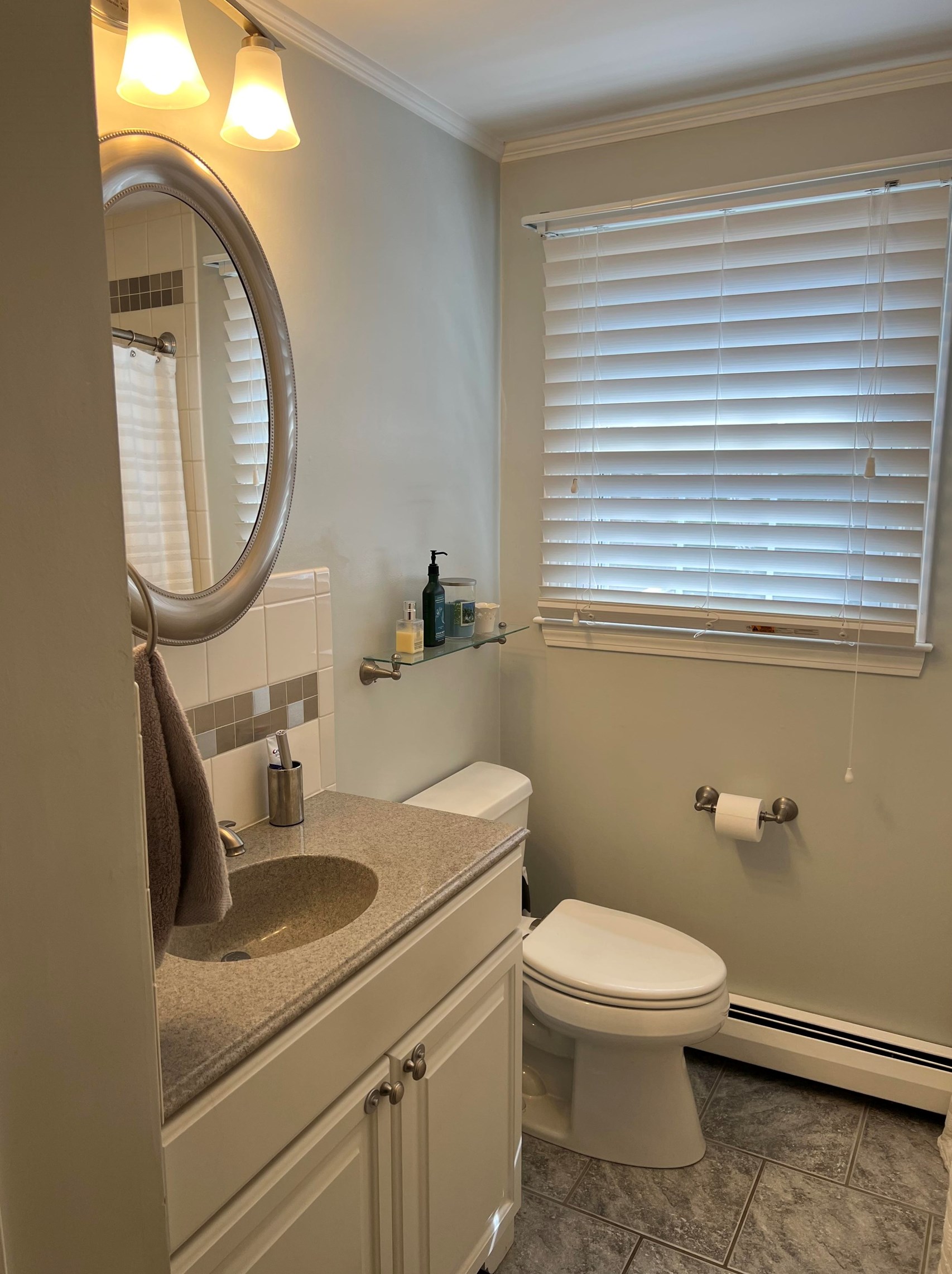 20 Smyth Ln, Manchester NH  03104-4048 exterior