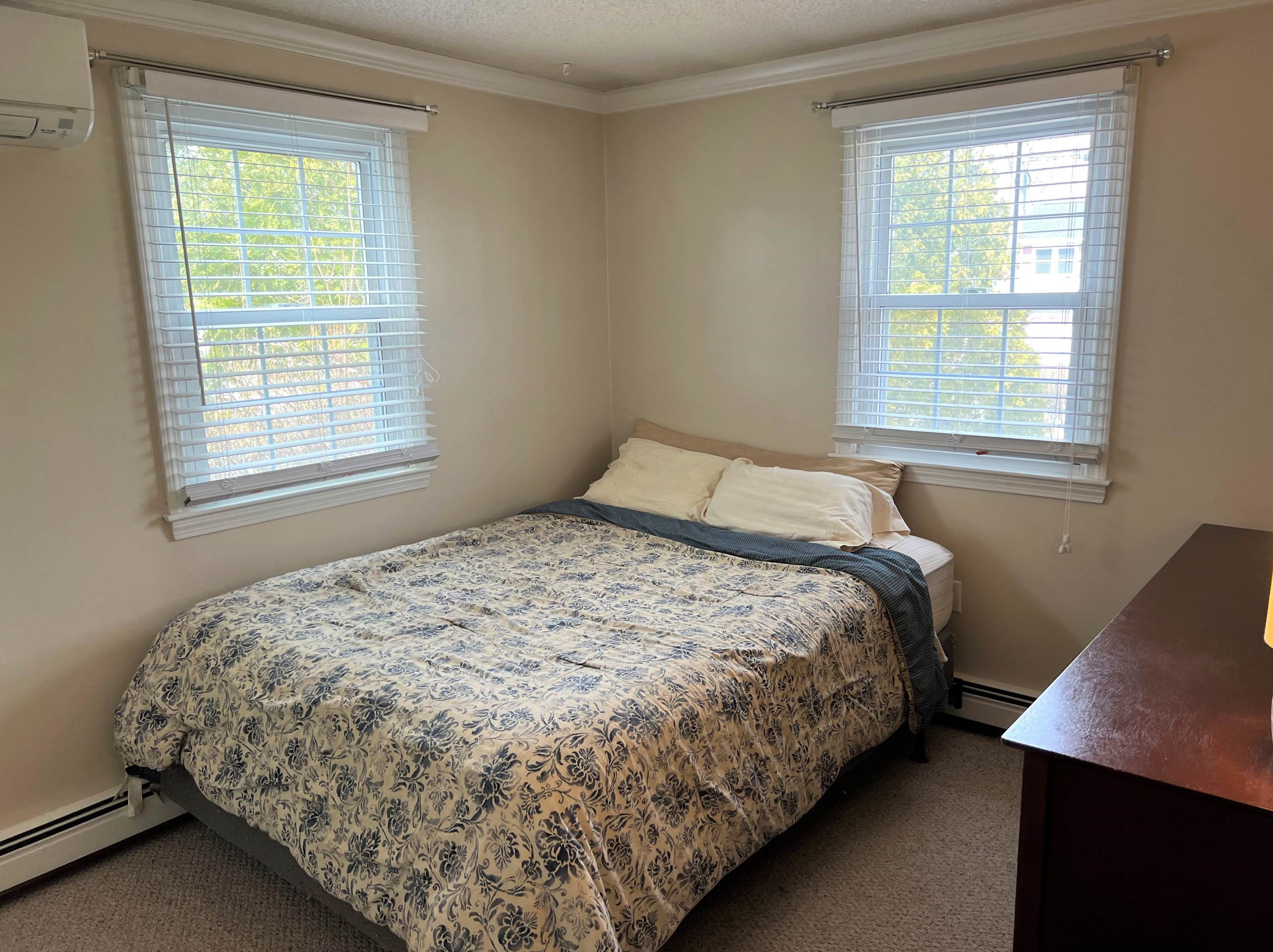 20 Smyth Ln, Manchester NH  03104-4048 exterior