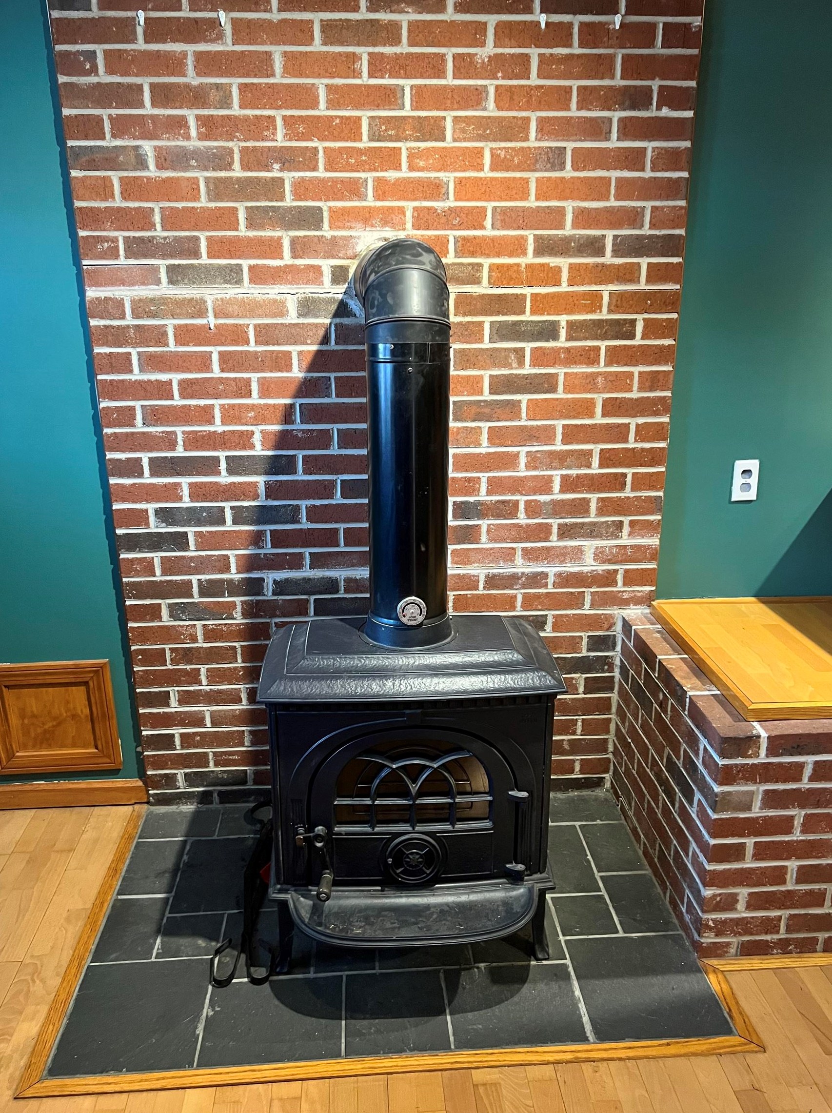 20 Smyth Ln, Manchester NH  03104-4048 exterior