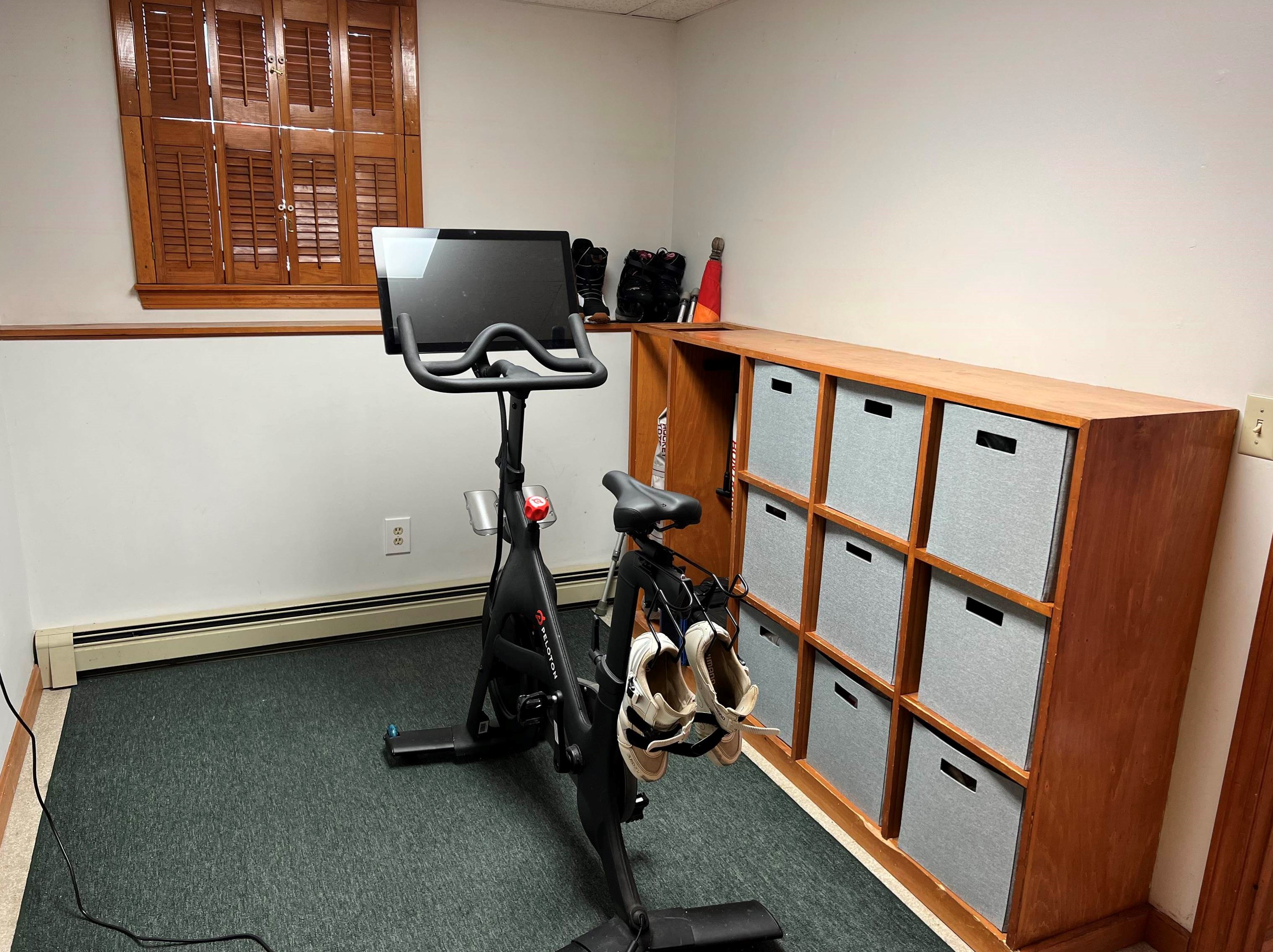 20 Smyth Ln, Manchester NH  03104-4048 exterior