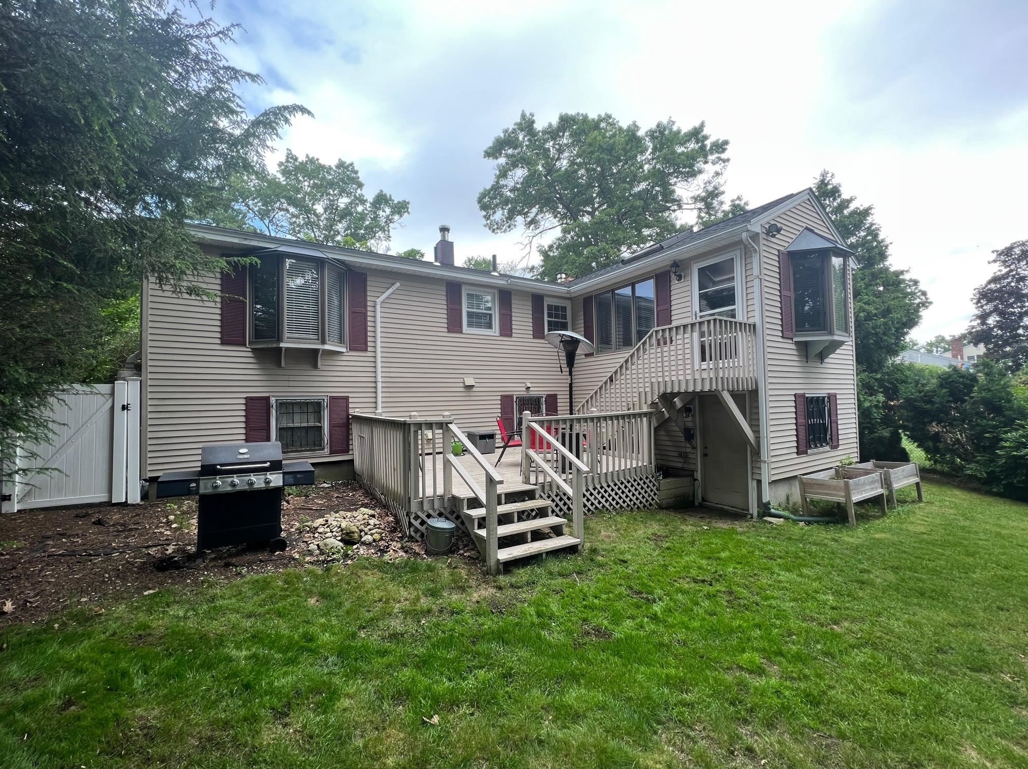 20 Smyth Ln, Manchester, NH 03104