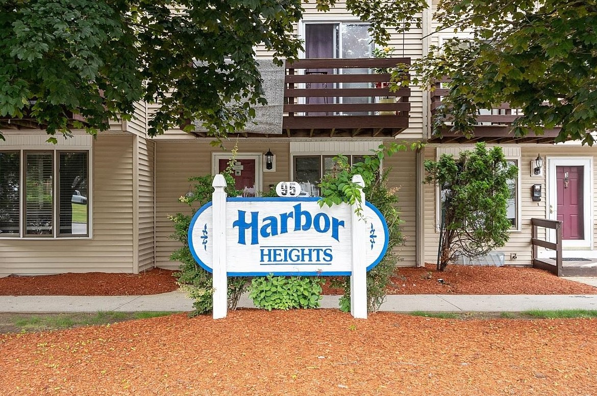 95 Harbor Ave #6, Nashua, NH 03060