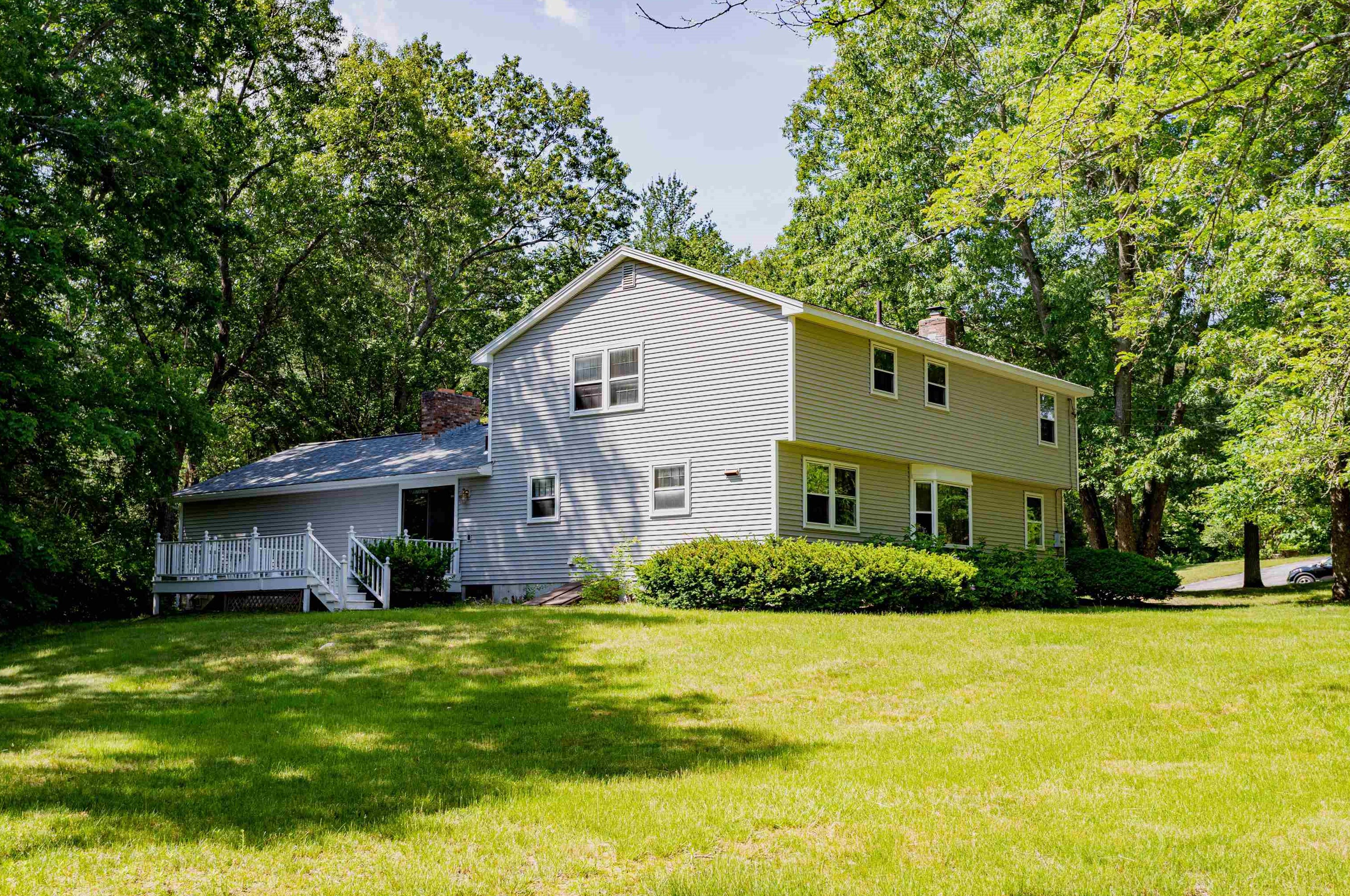 15 Muldoon Dr, Hudson, NH 03051
