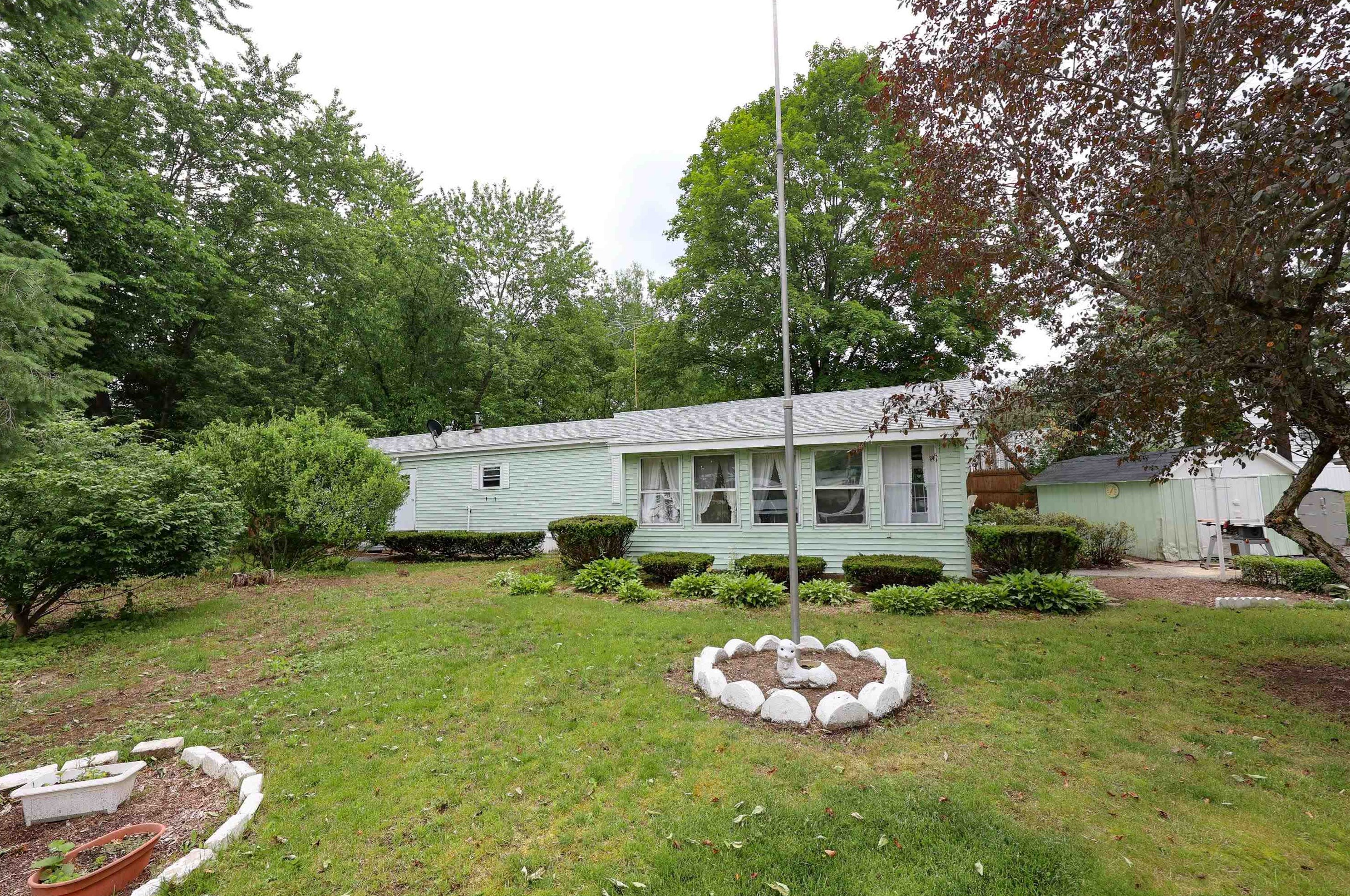 10 Bonny St, Nashua, NH 03062