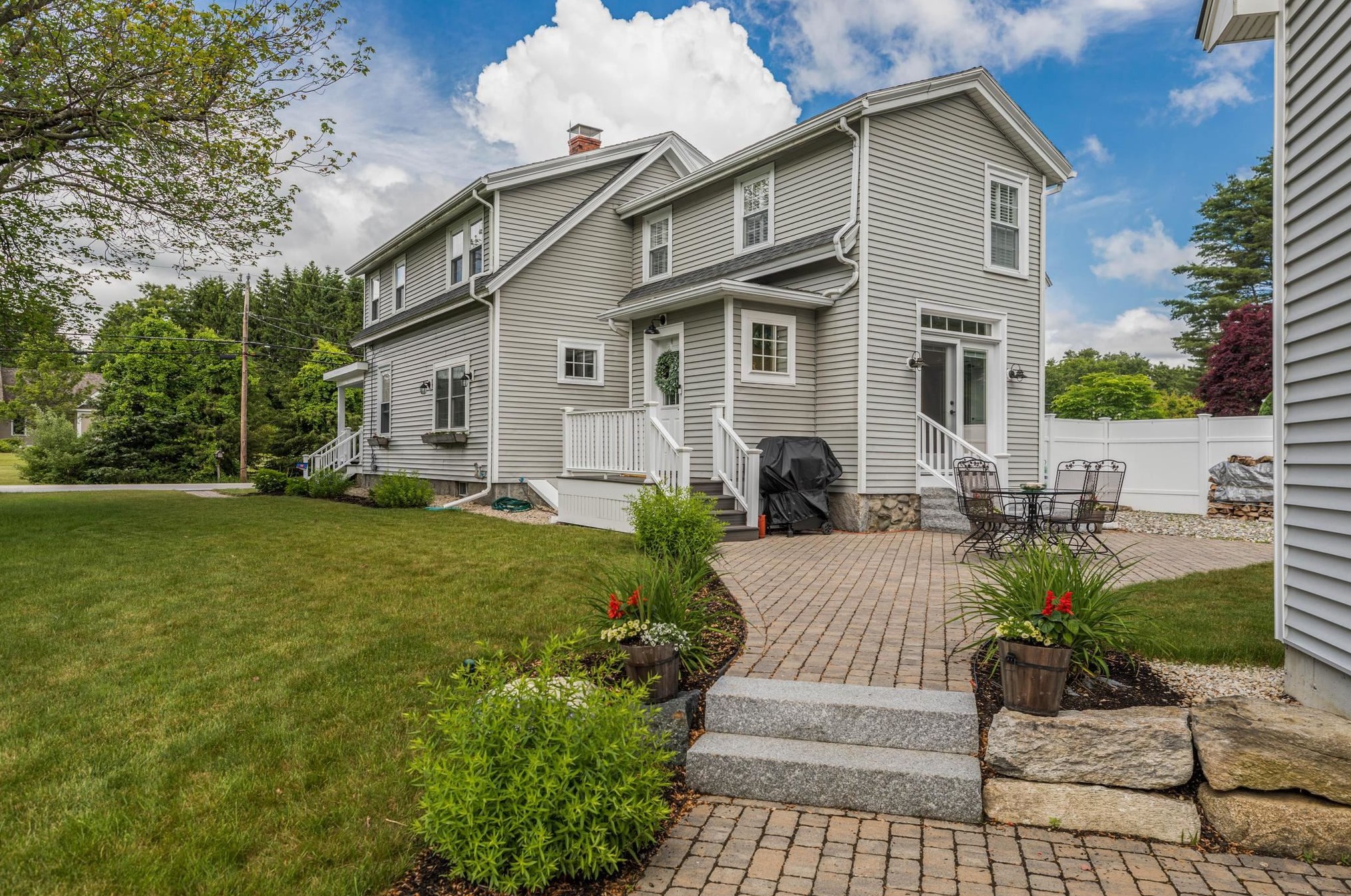 45 Post Rd, North Hampton, NH 03862