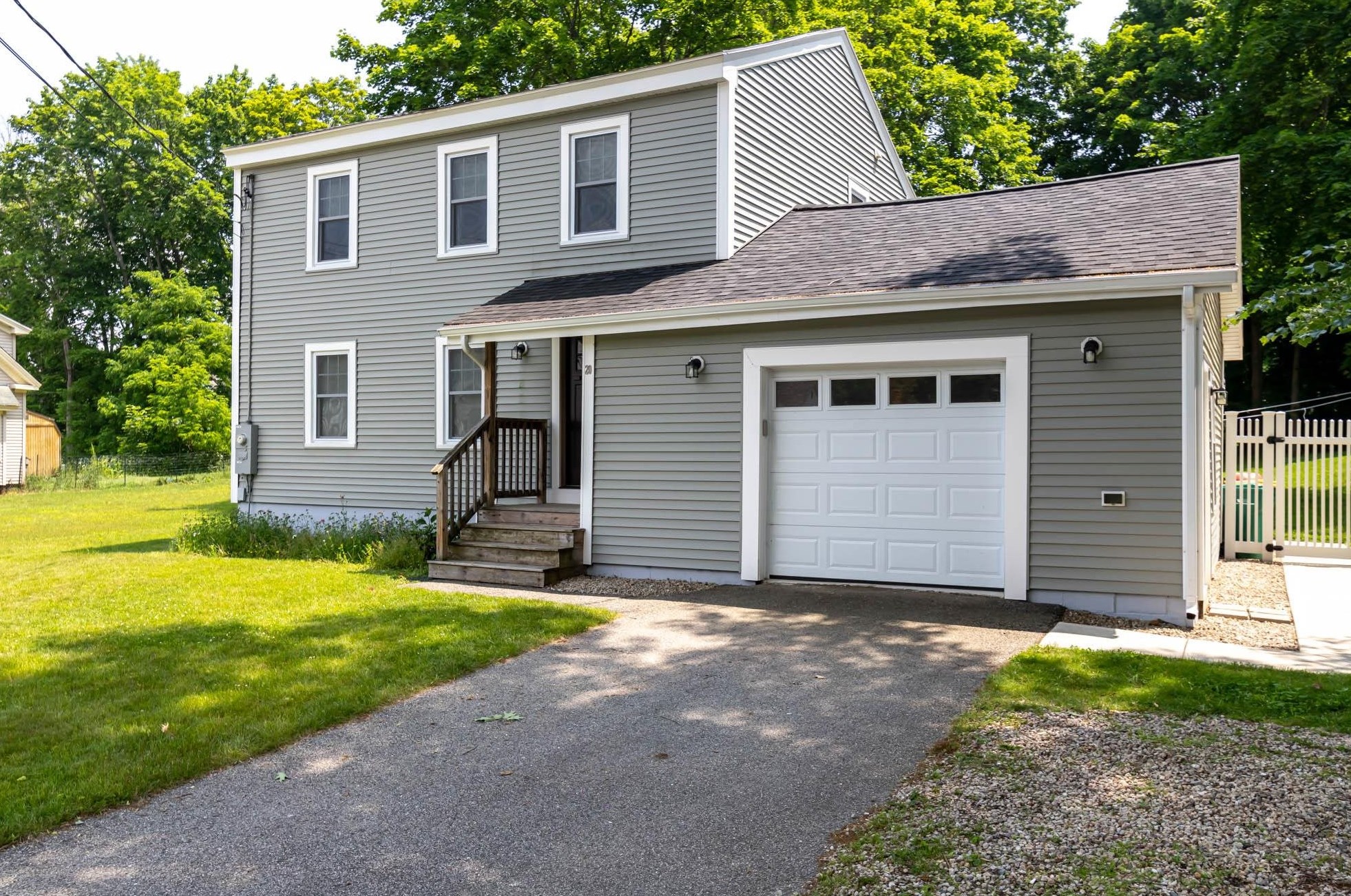 20 Dodge St, Rochester, NH 03867