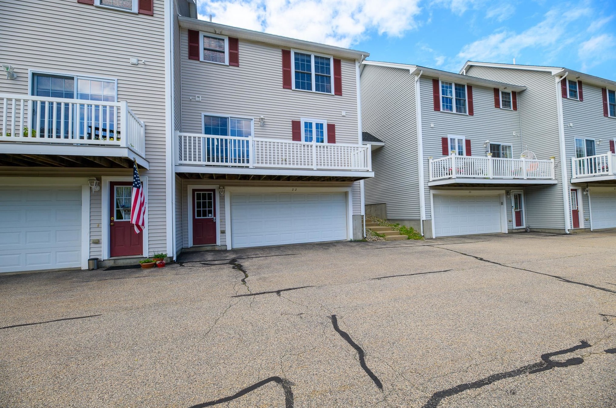 22 Footbridge Ln, Dover, NH 03820