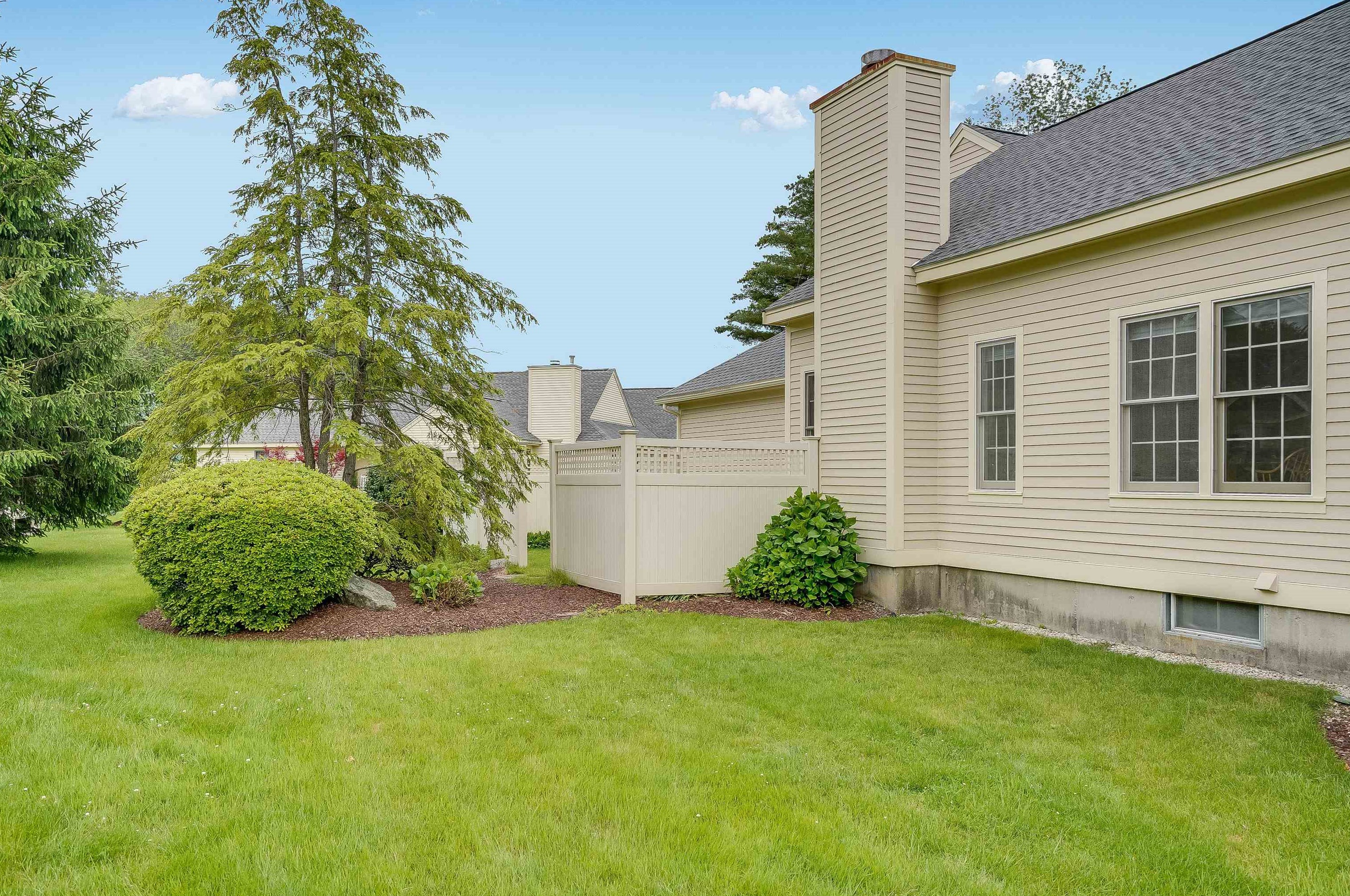 10 Muirfield Rd, Manchester, NH 03110