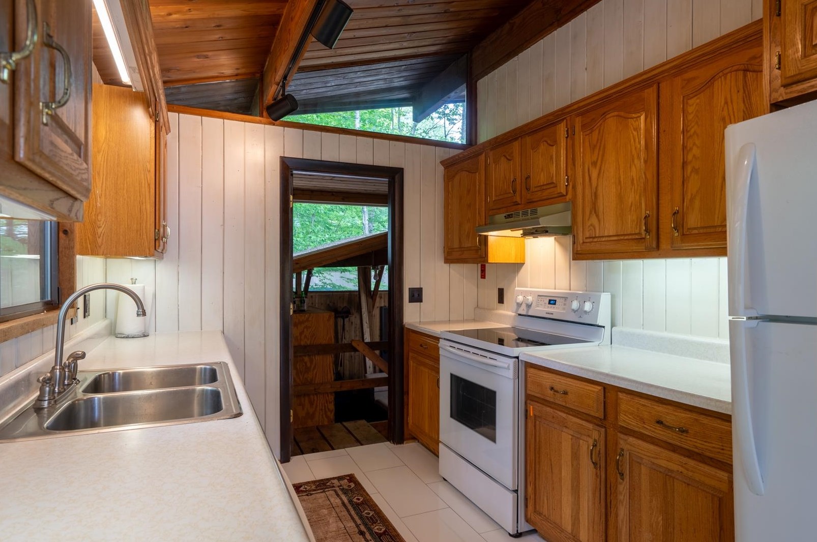 15 Brookhurst Ln, Meredith NH  03253-7107 exterior