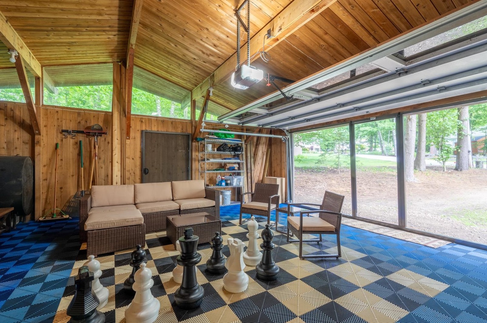 15 Brookhurst Ln, Meredith NH  03253-7107 exterior