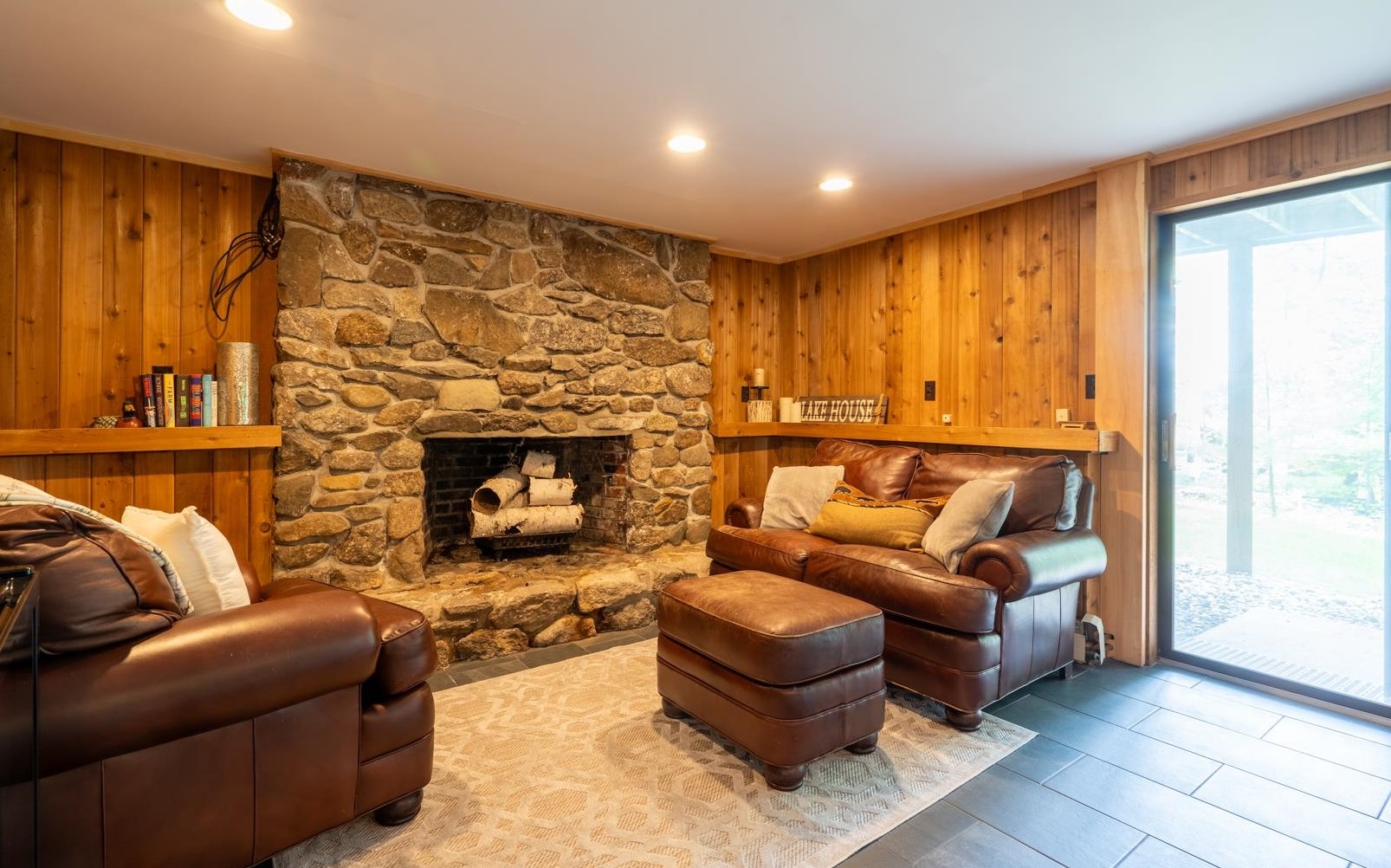 15 Brookhurst Ln, Meredith NH  03253-7107 exterior