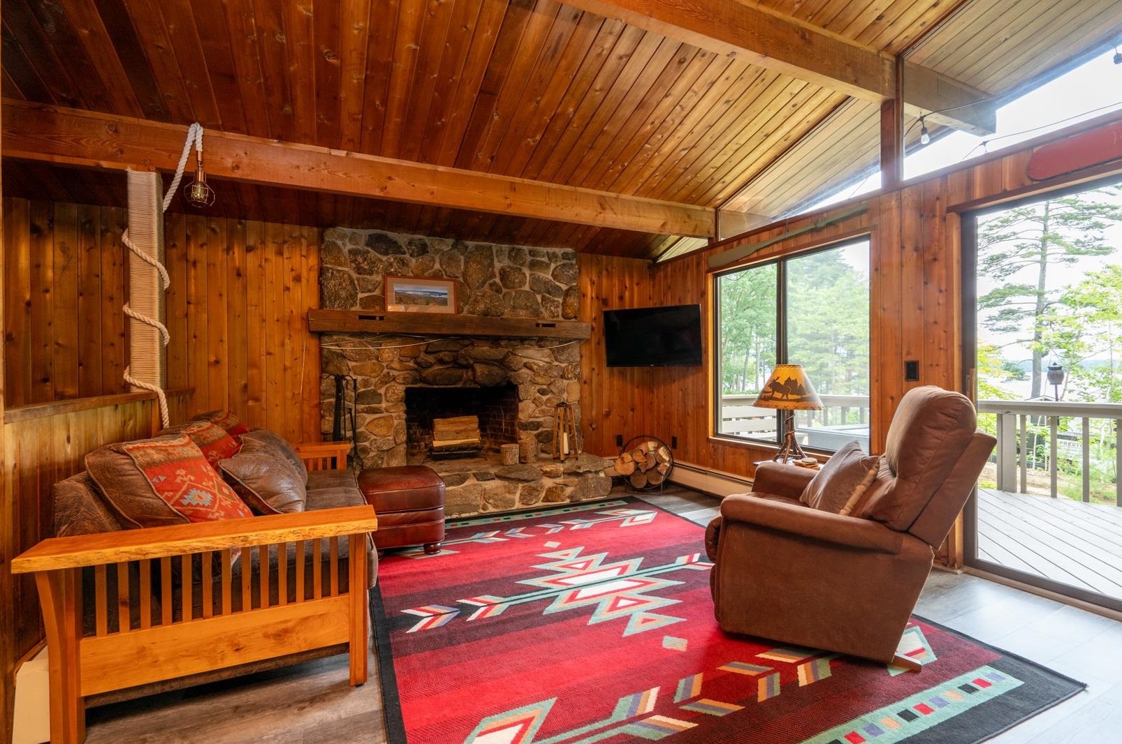 15 Brookhurst Ln, Meredith NH  03253-7107 exterior