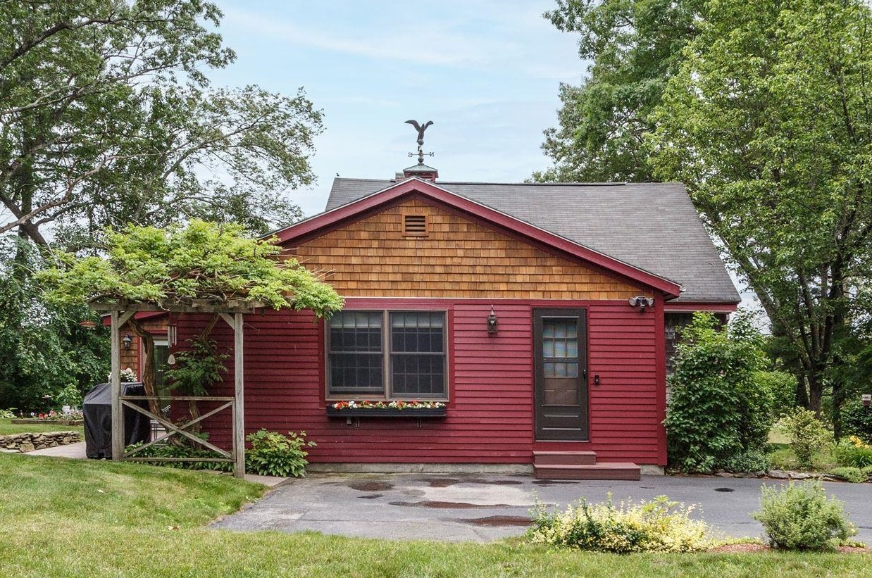 225 Webster St, Hudson, NH 03051