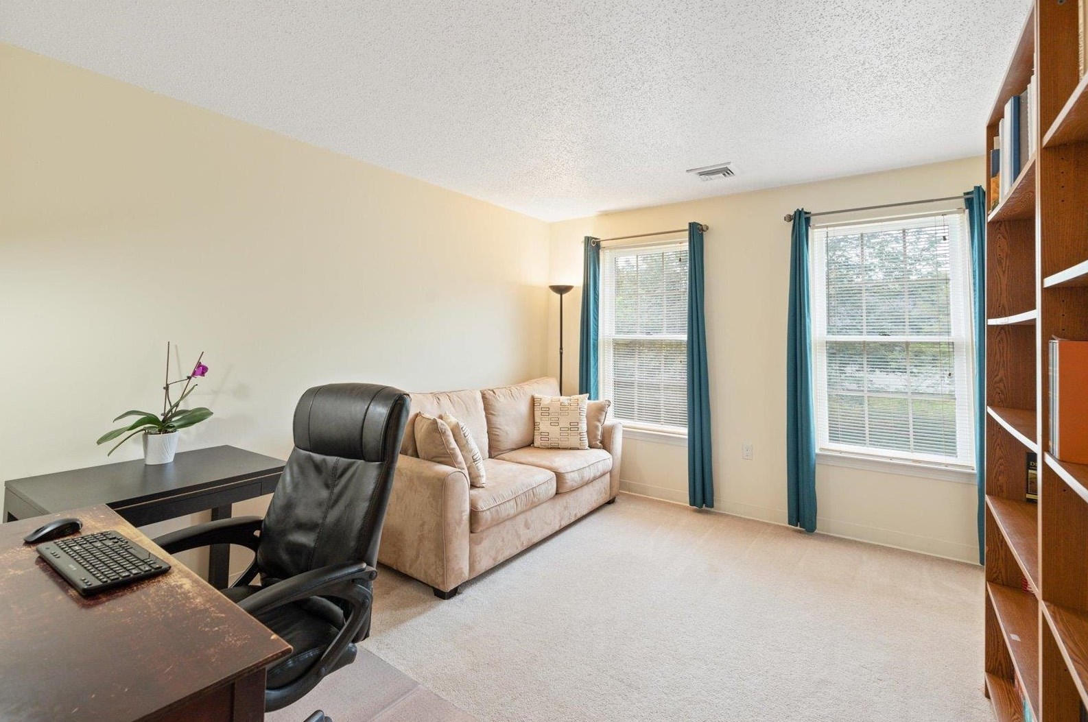 15 Windsor Ct #g, Keene, NH 03431