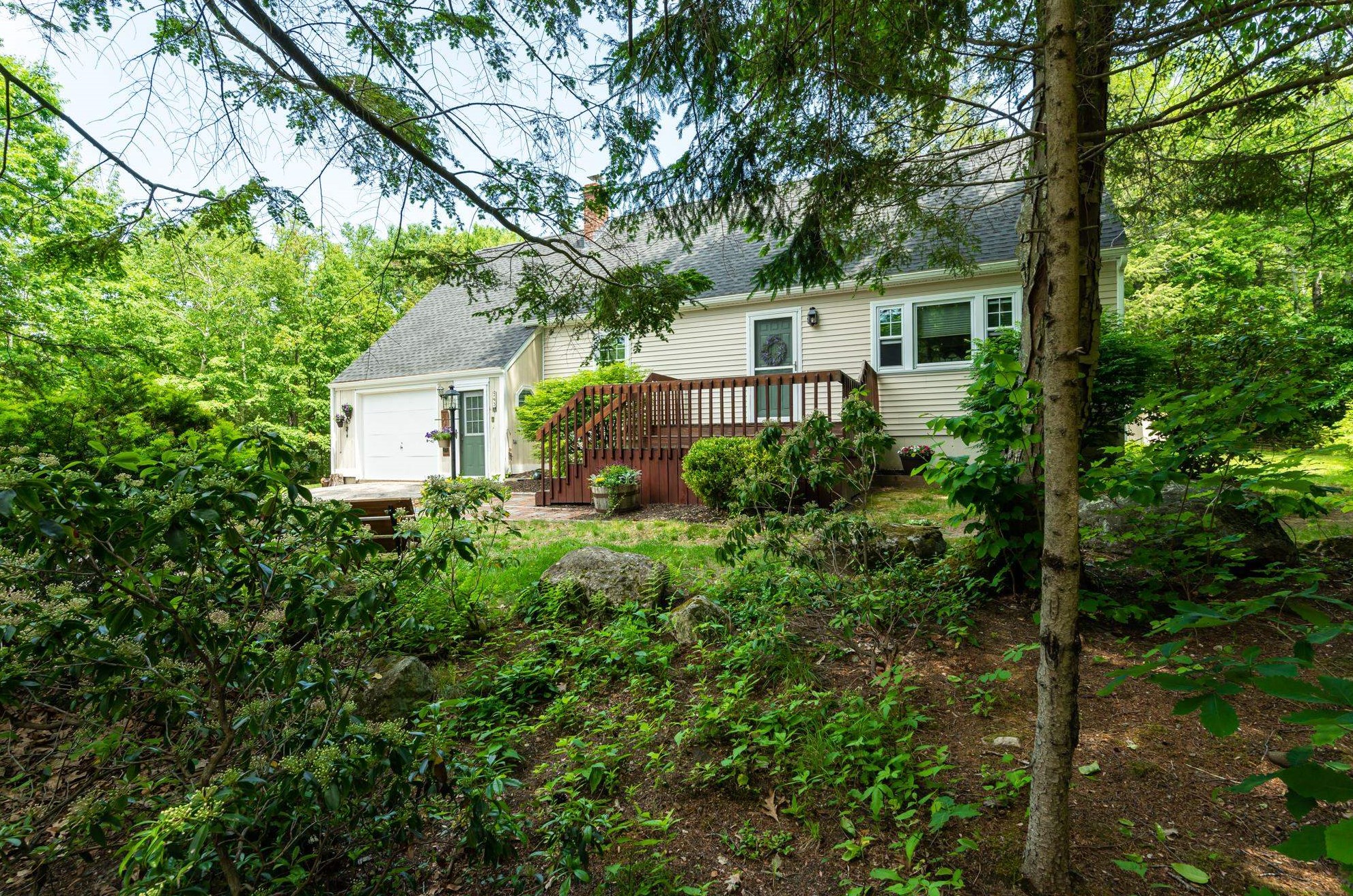 243 Normand Rd, Goffstown, NH 03045