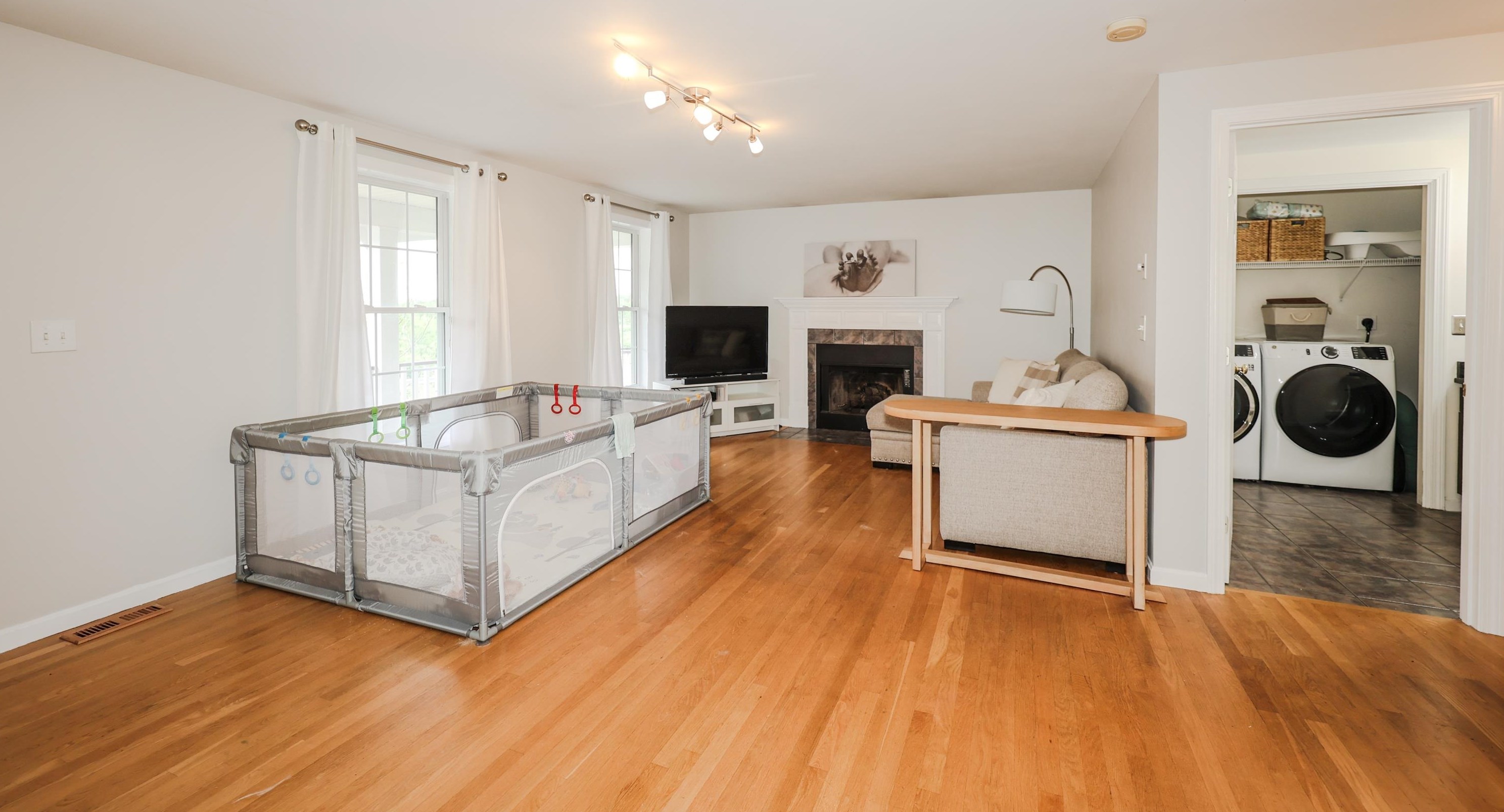 106 Whittington St, Manchester NH  03104-6487 exterior