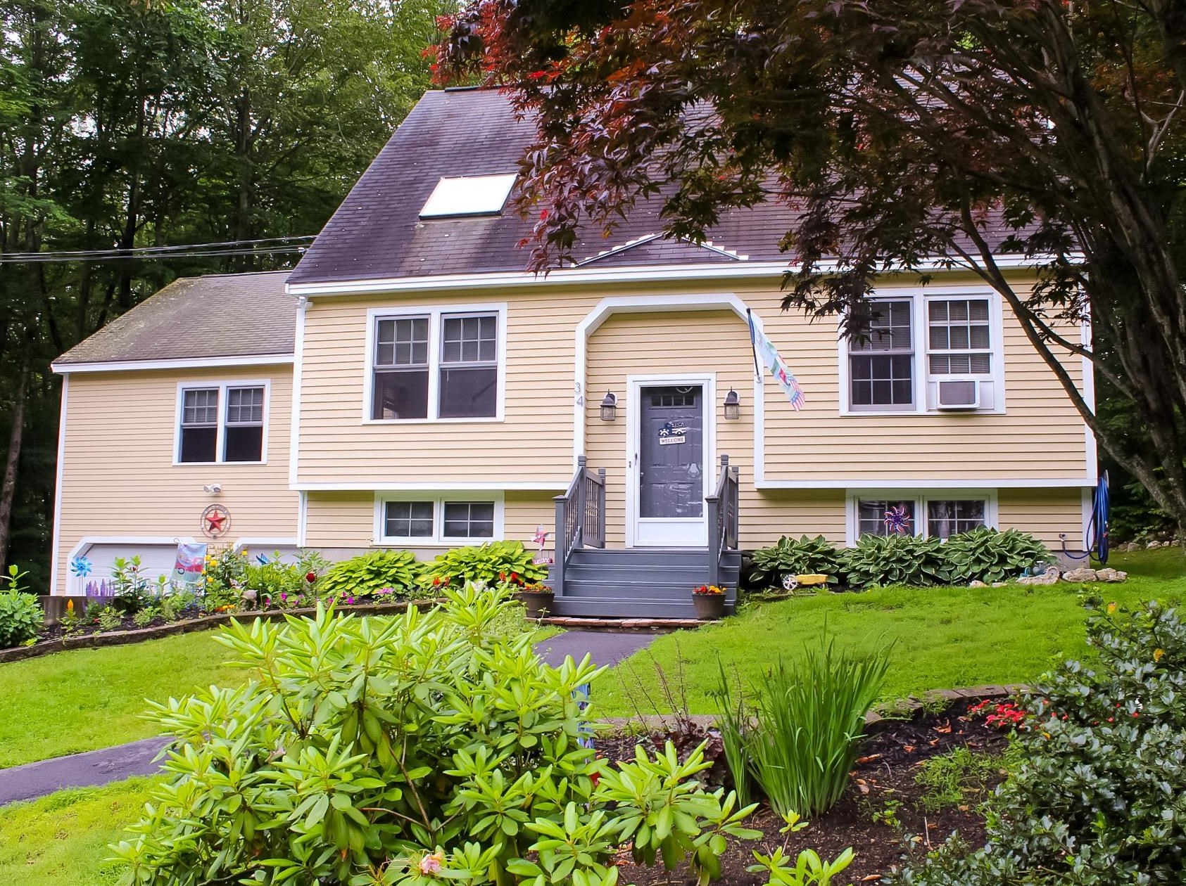 34 Ledgeview Dr, Rochester, NH 03839