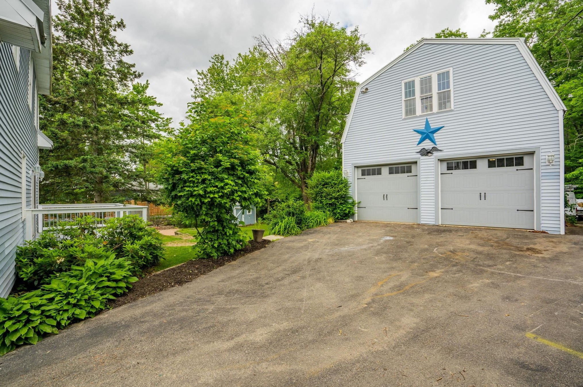 30 Hale Ave, Manchester, NH 03106