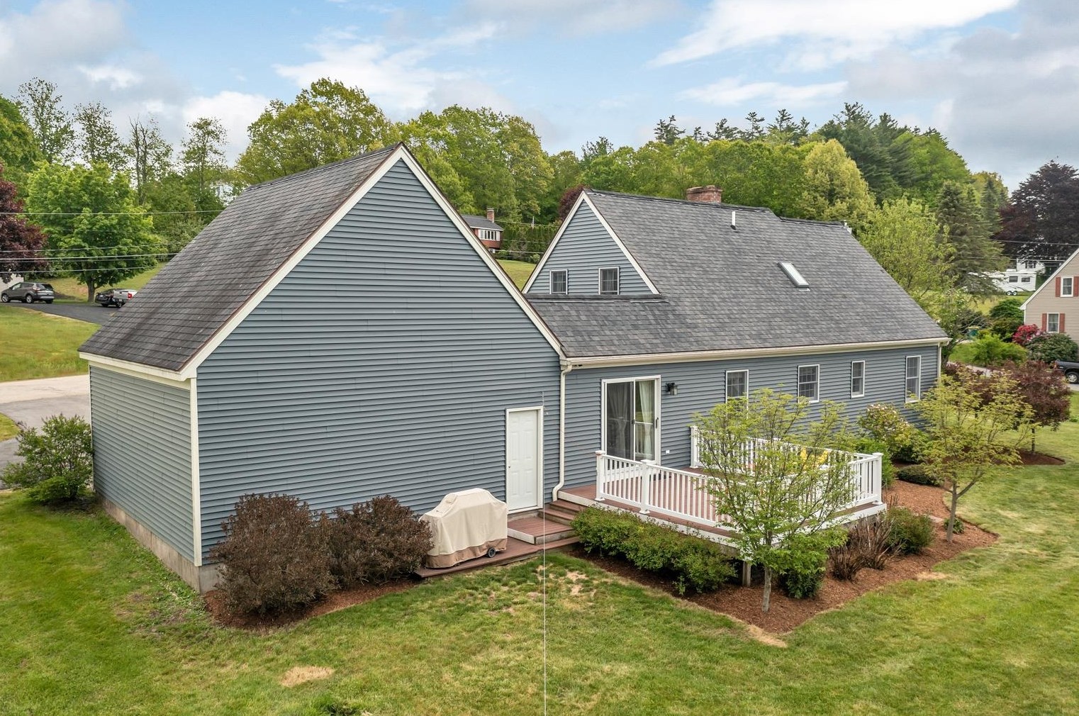 3 Roberts Rd, Rochester, NH 03867