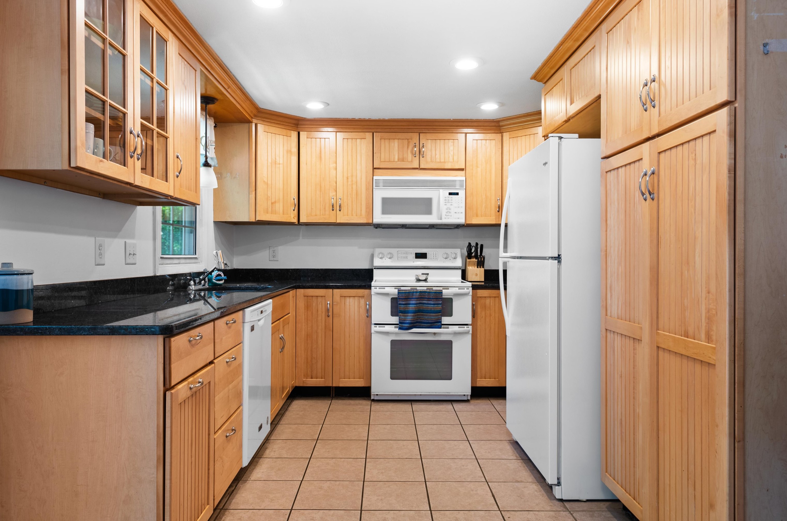 58 Autumn St, Rochester NH  03868-8500 exterior