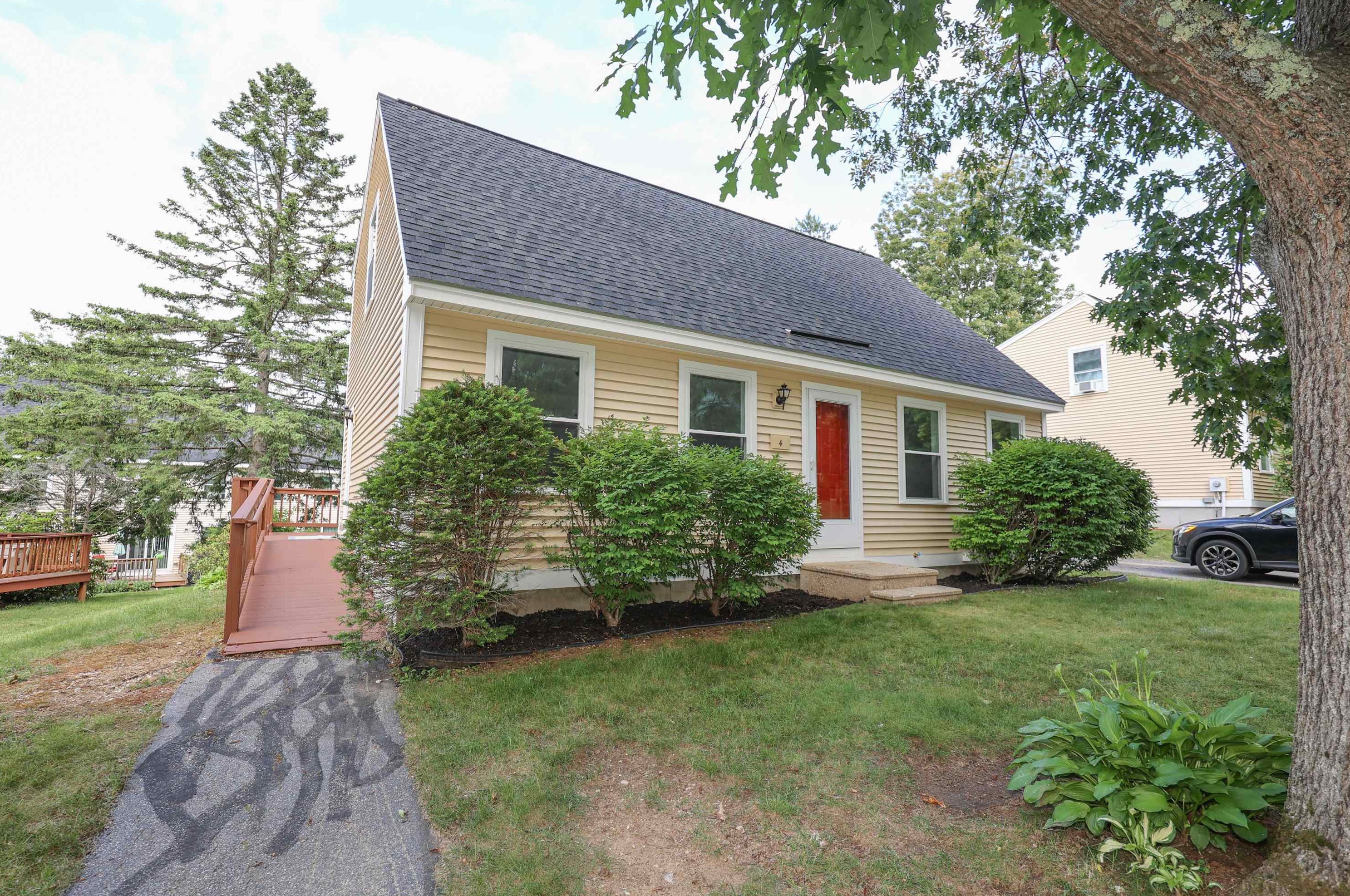 4 Whittaker Cir, Concord, NH 03303