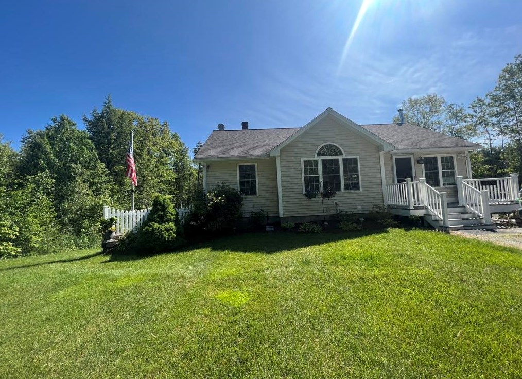 22 Hutch St, Swanzey Center, NH 03446