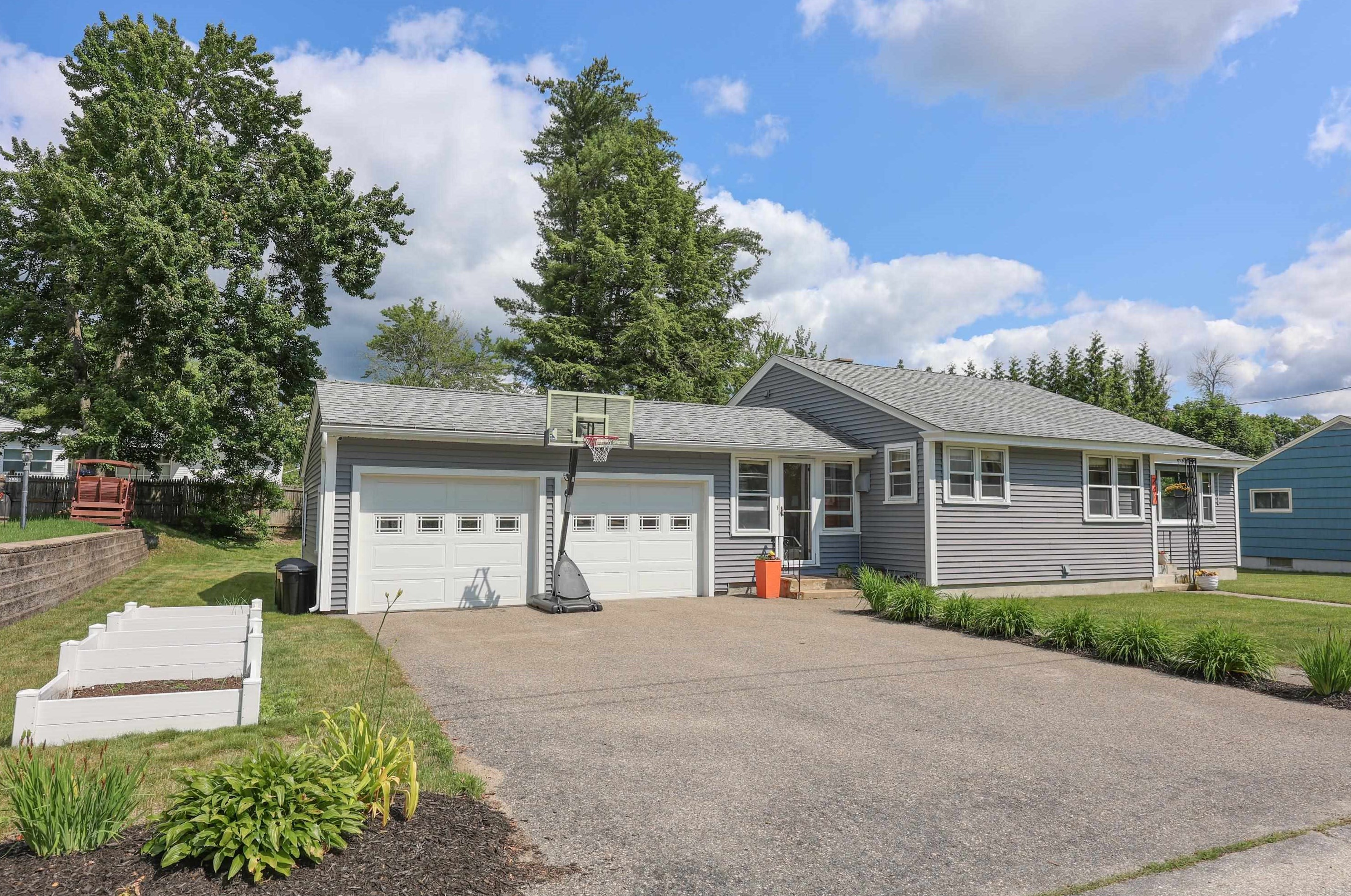 241 Kenney St, Manchester, NH 03104