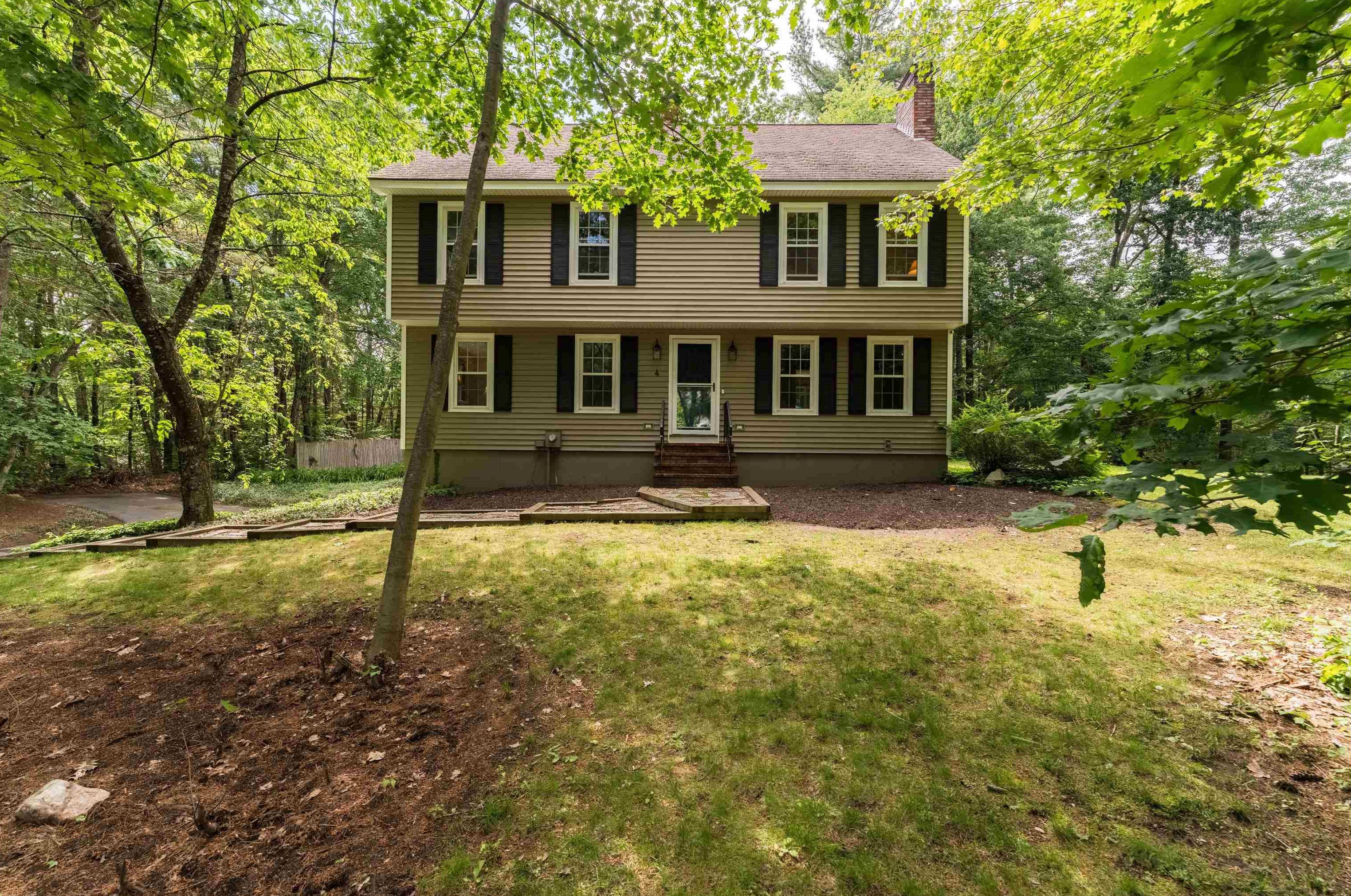 4 Owl Rd, Londonderry, NH 03053