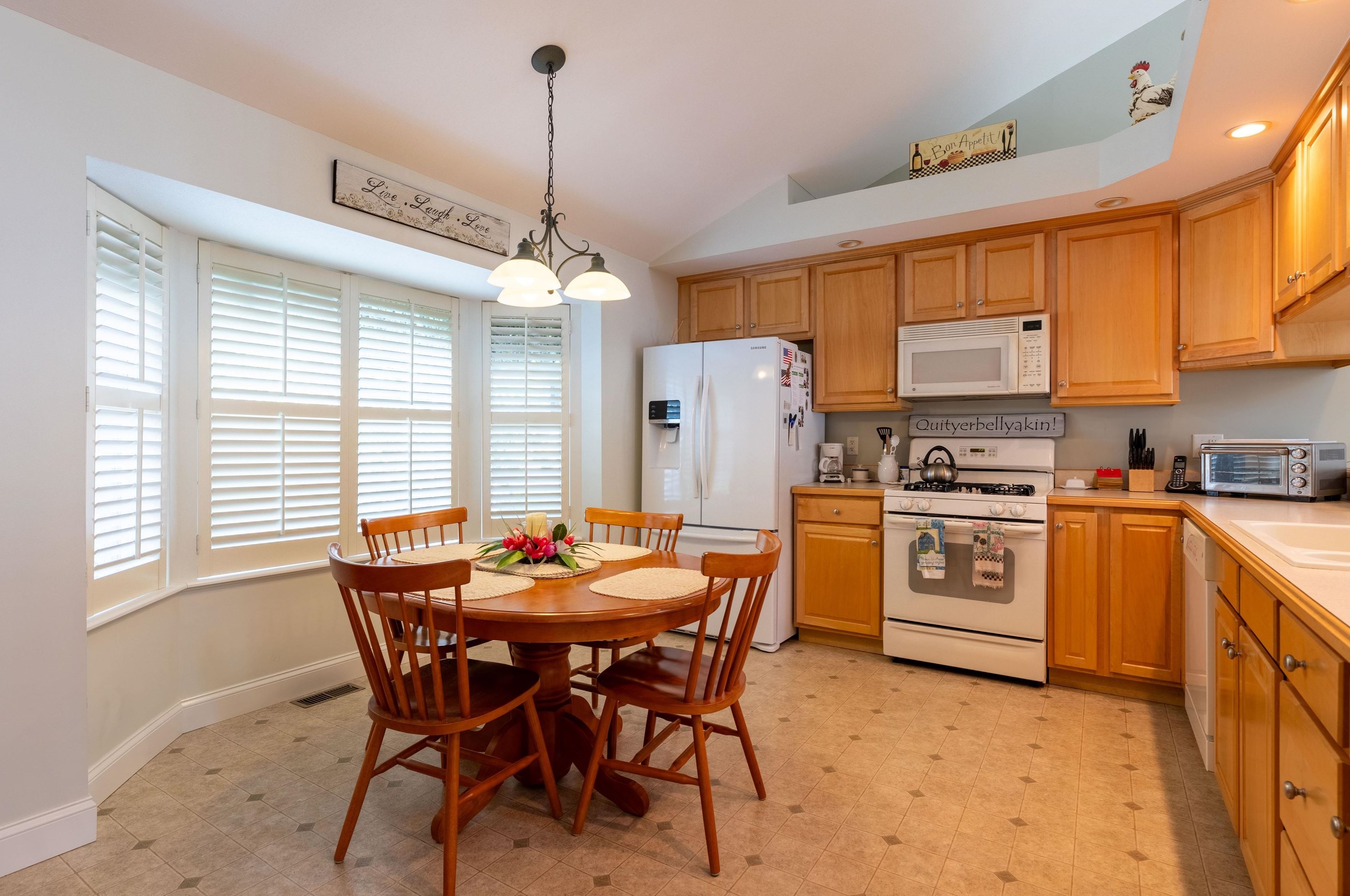 14 Cricket Hill, South Hampton, NH 03827