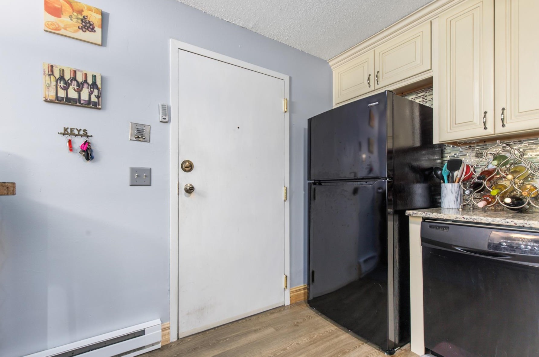 121 Lita Ln #121, Newmarket, NH 03857