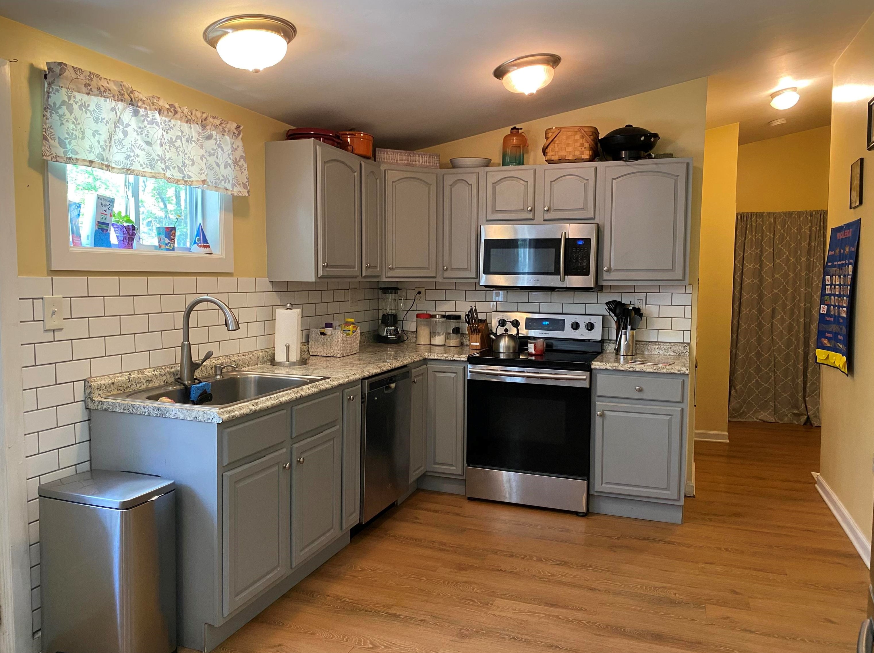 8 Kemp Rd, Hillsboro, NH 03244