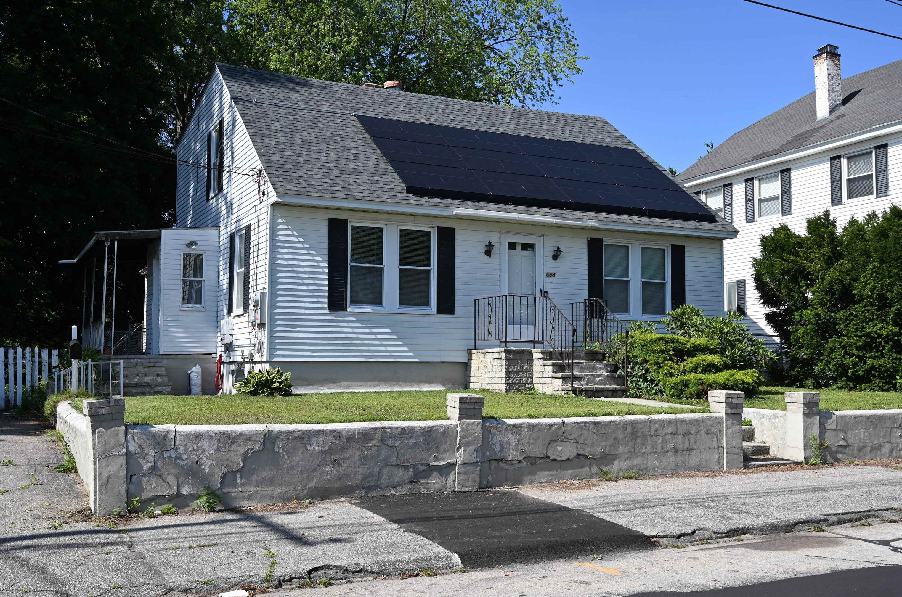 554 Auburn St, Manchester, NH 03103