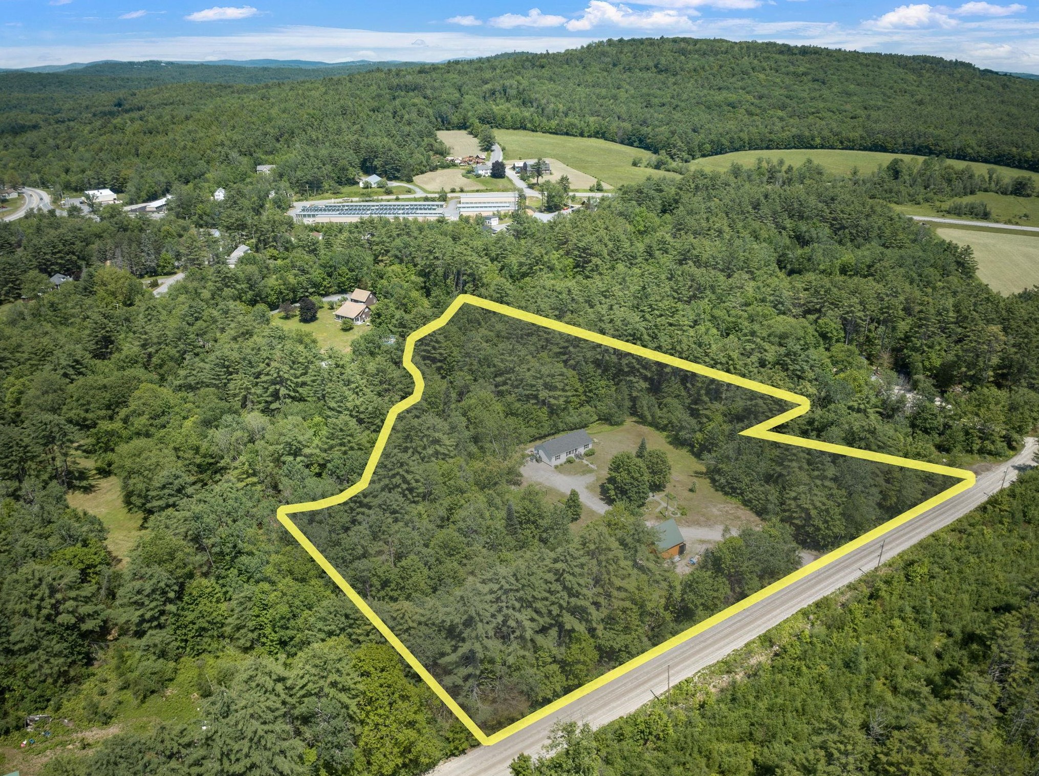 82 Paradise Rd, Unity, NH 03773