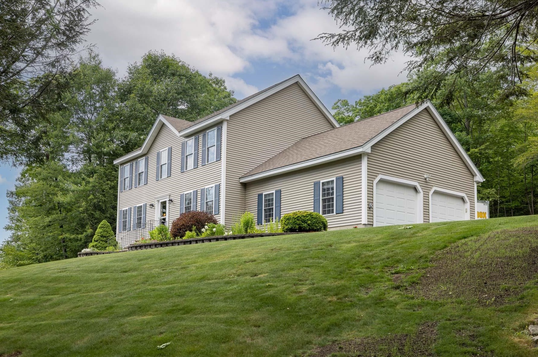 2 Lynwood Rd, Raymond, NH 03077