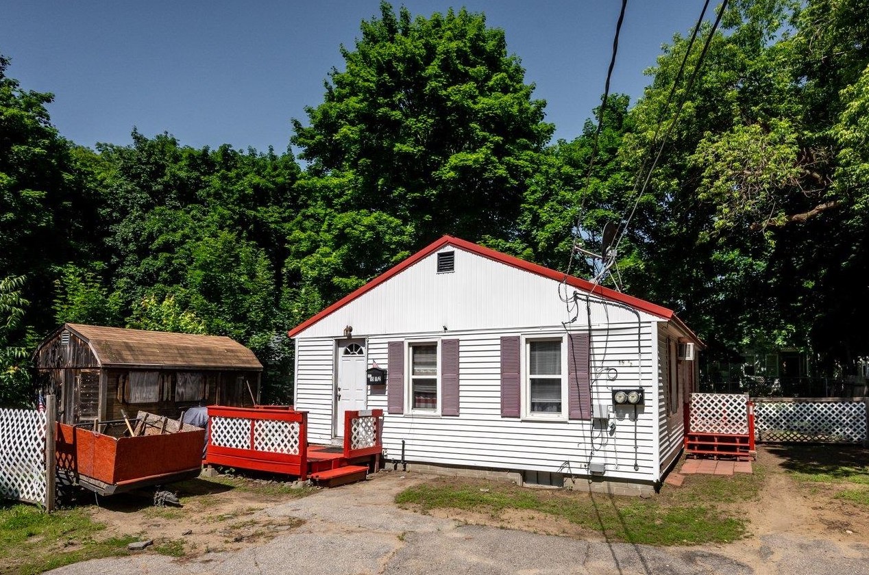15 1/2 Maple St, Rochester, NH 03867