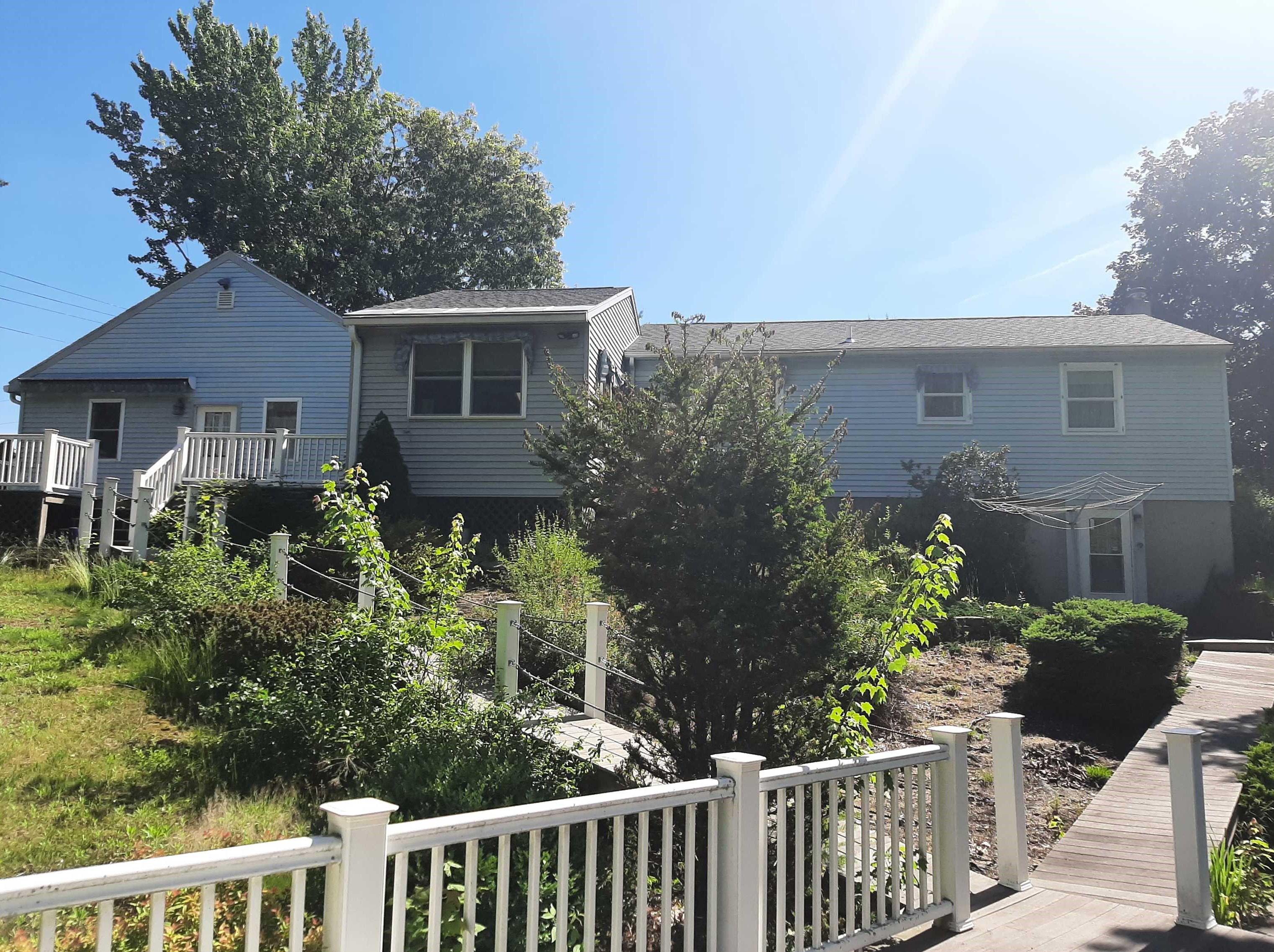 21 Peninsula Dr, Epping, NH 03042