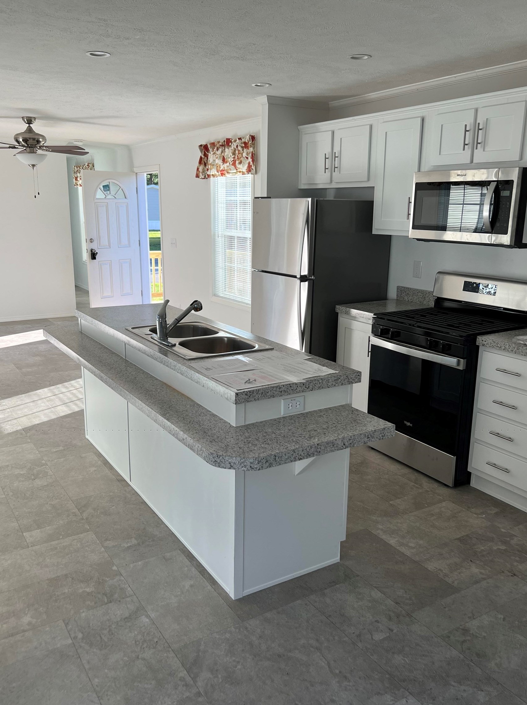 25 Robbins St, Hinsdale, NH 03451