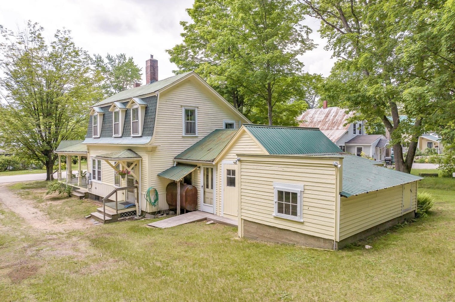 29 Oak St, Hales Location, NH 03860
