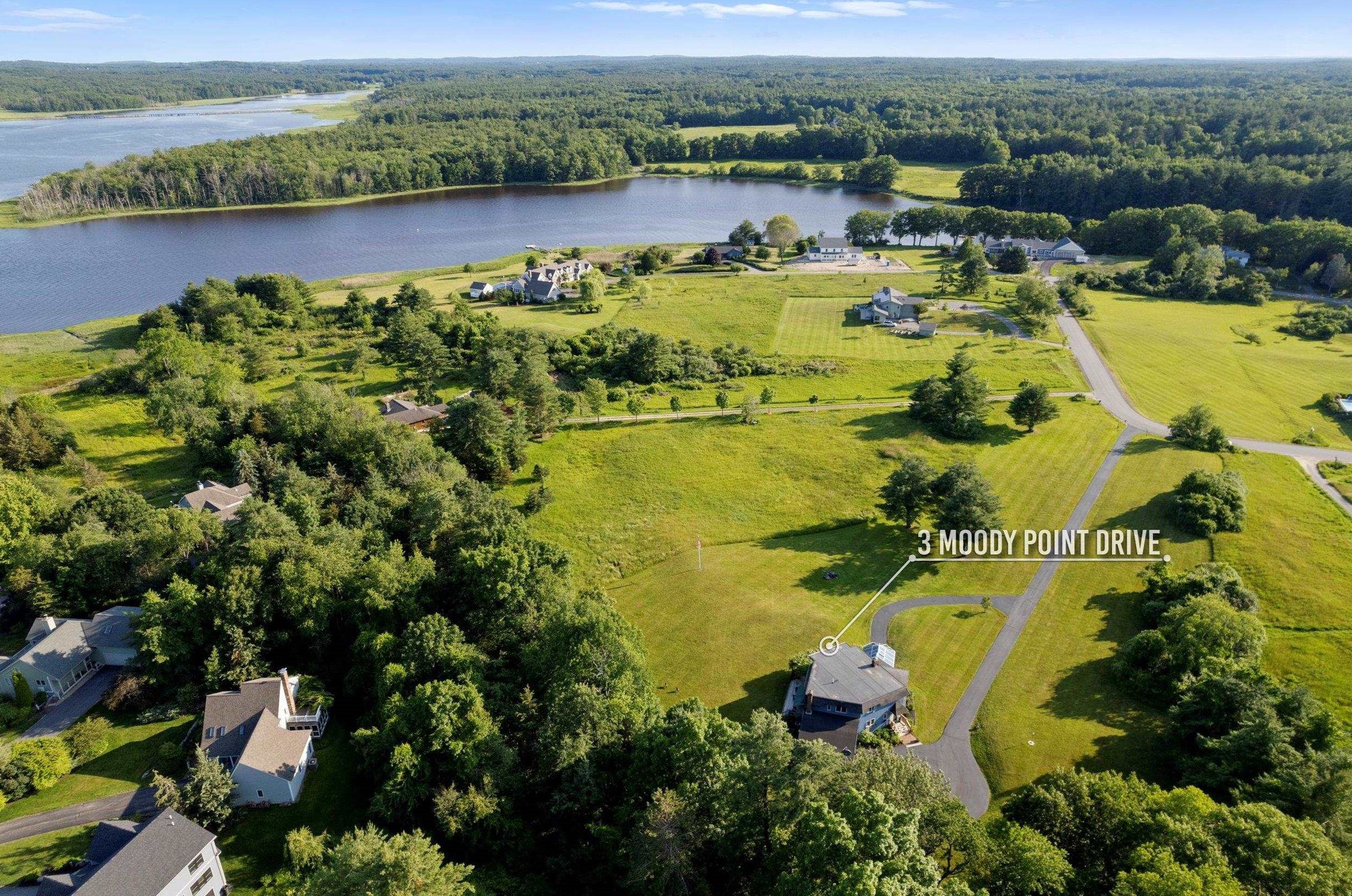 3 Moody Point Dr, Newmarket, NH 03857-1717