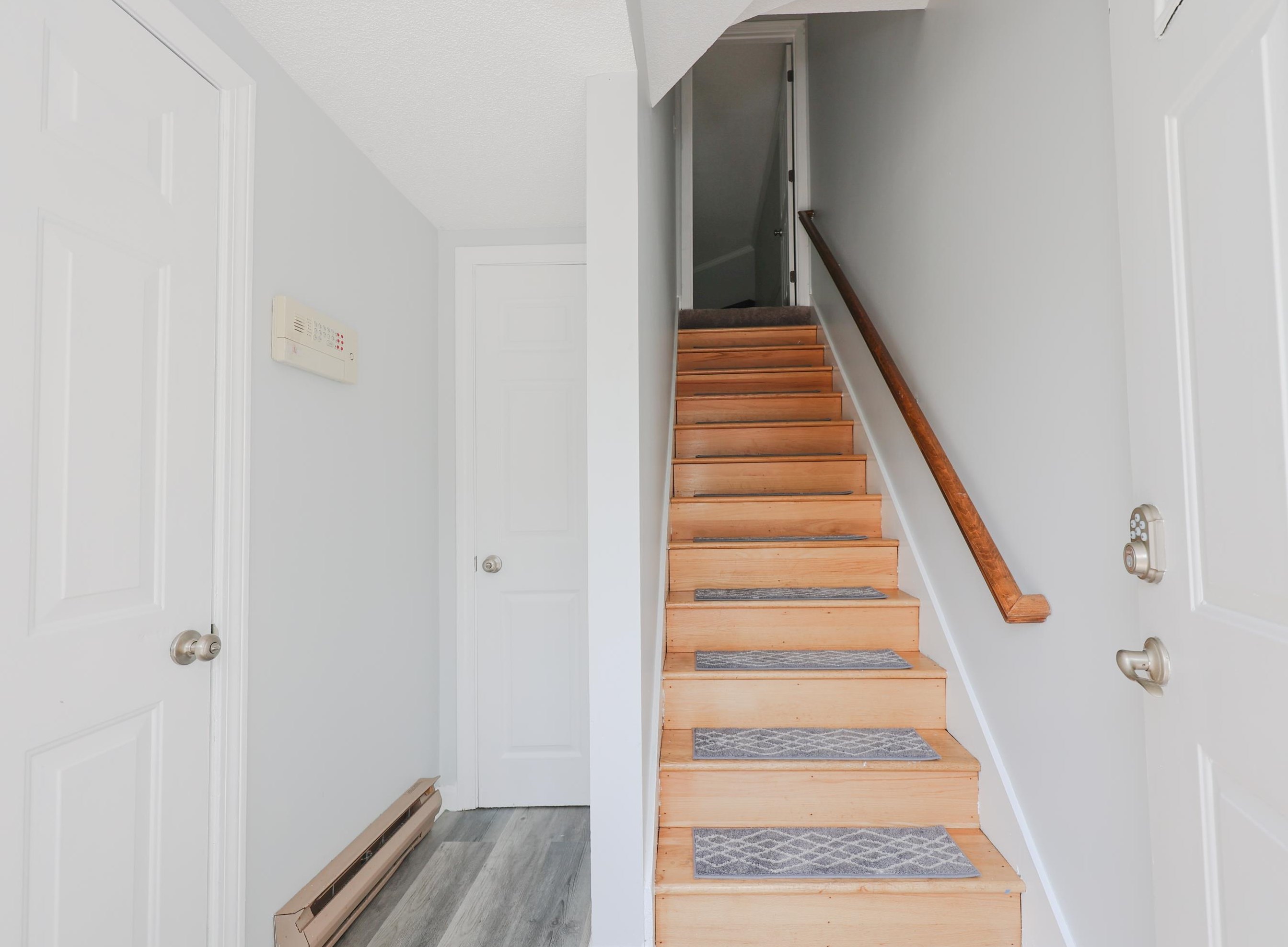 5 Blossom Ln, Merrimack, NH 03054-6608
