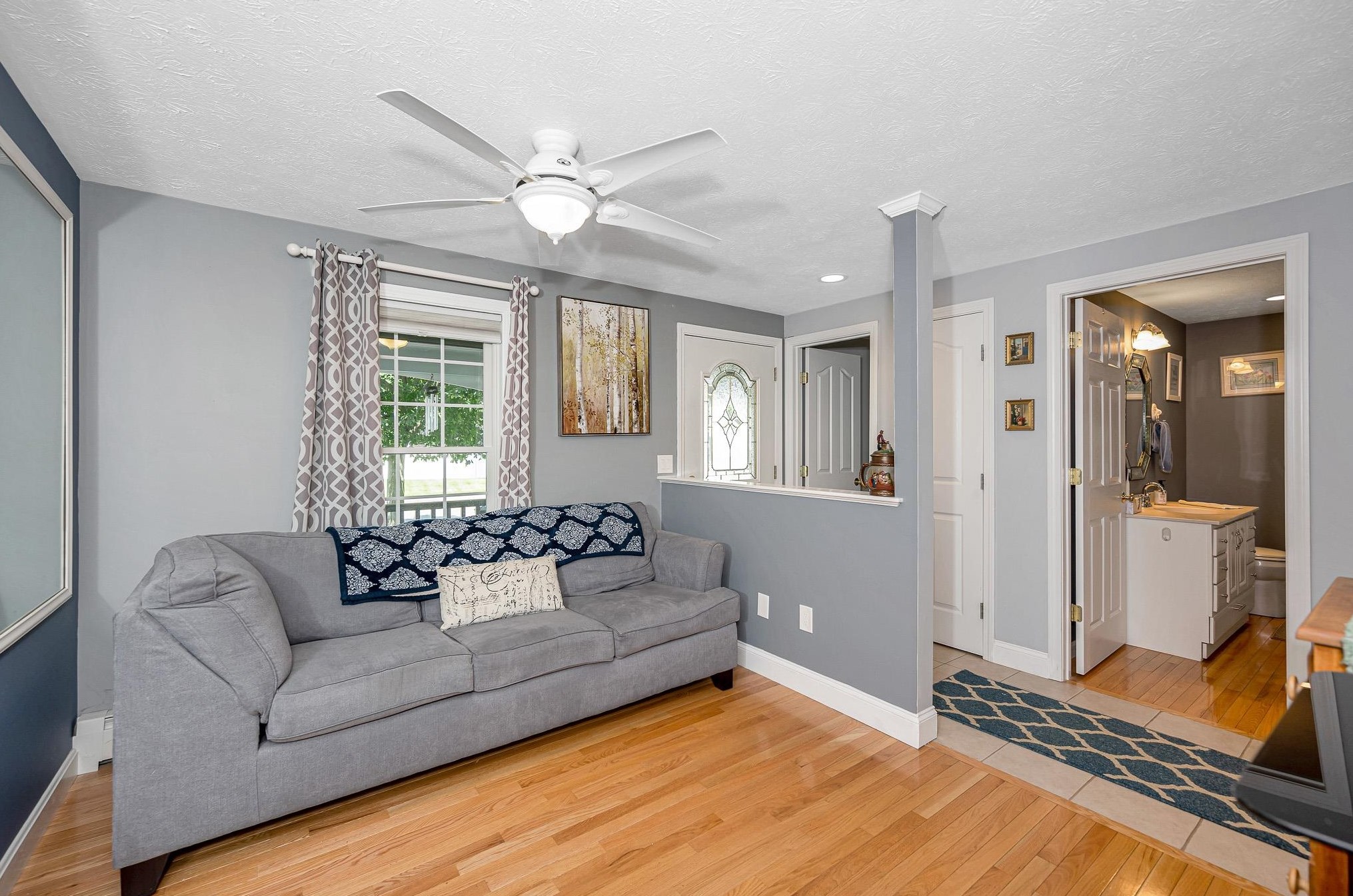 52 Pasture Dr, Manchester NH 03102-4958 exterior