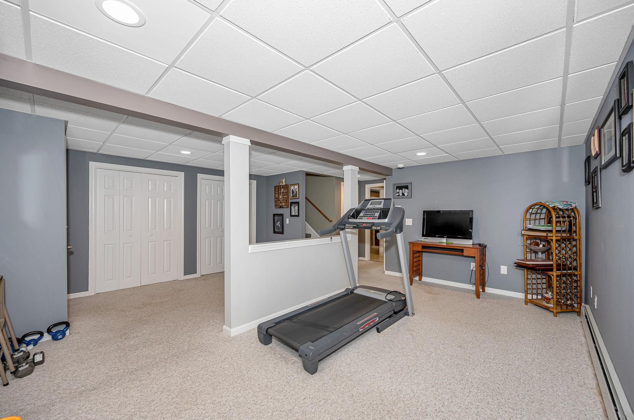 52 Pasture Dr, Manchester NH 03102-4958 exterior