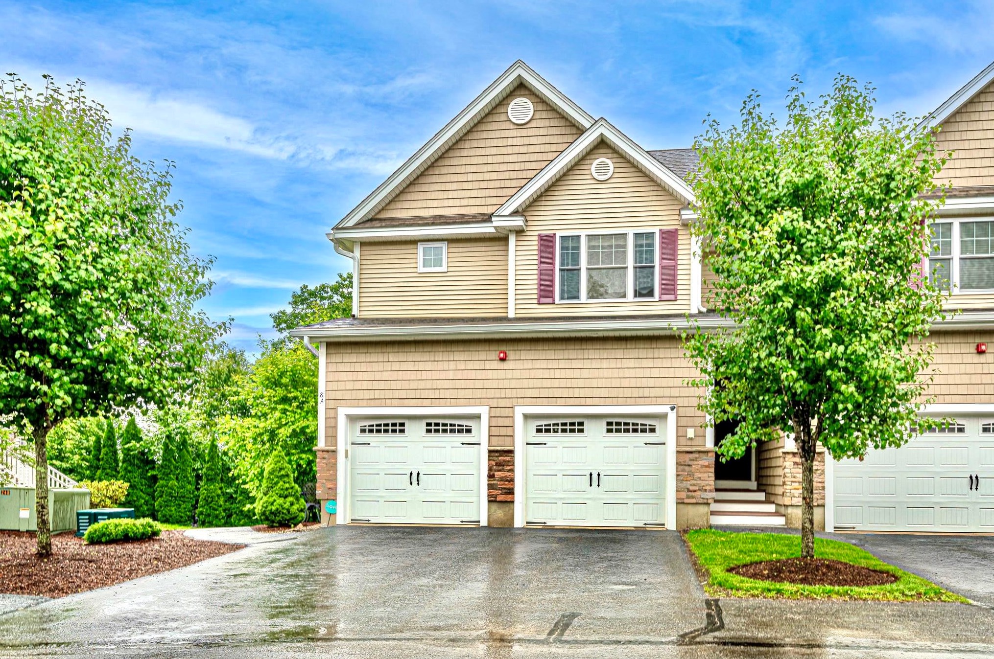 8 Manor Dr, Manchester, NH 03106